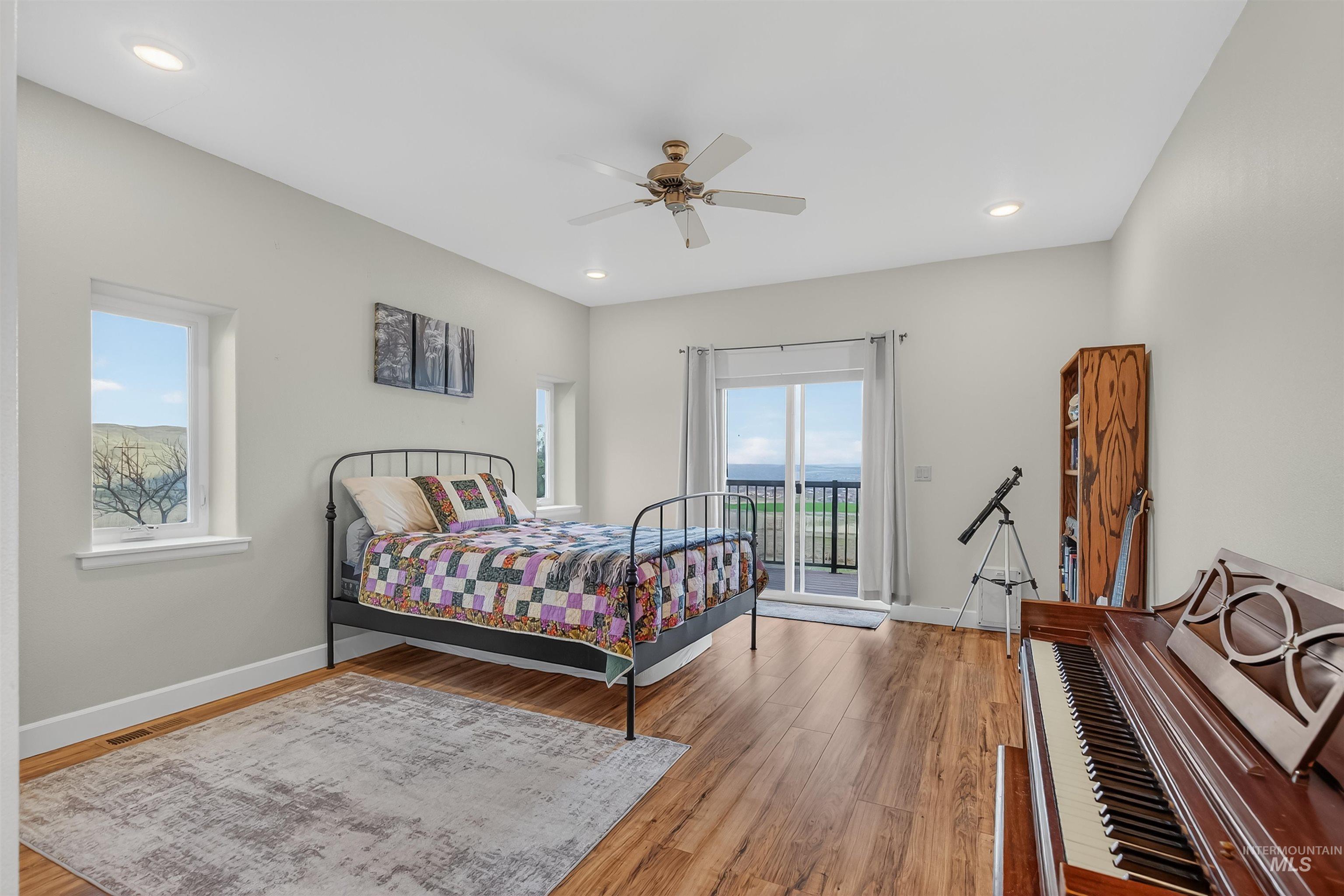 1241 Amity Lane, Clarkston, Washington 99403, 3 Bedrooms, 3 Bathrooms, Residential For Sale, Price $789,900,MLS 98967912