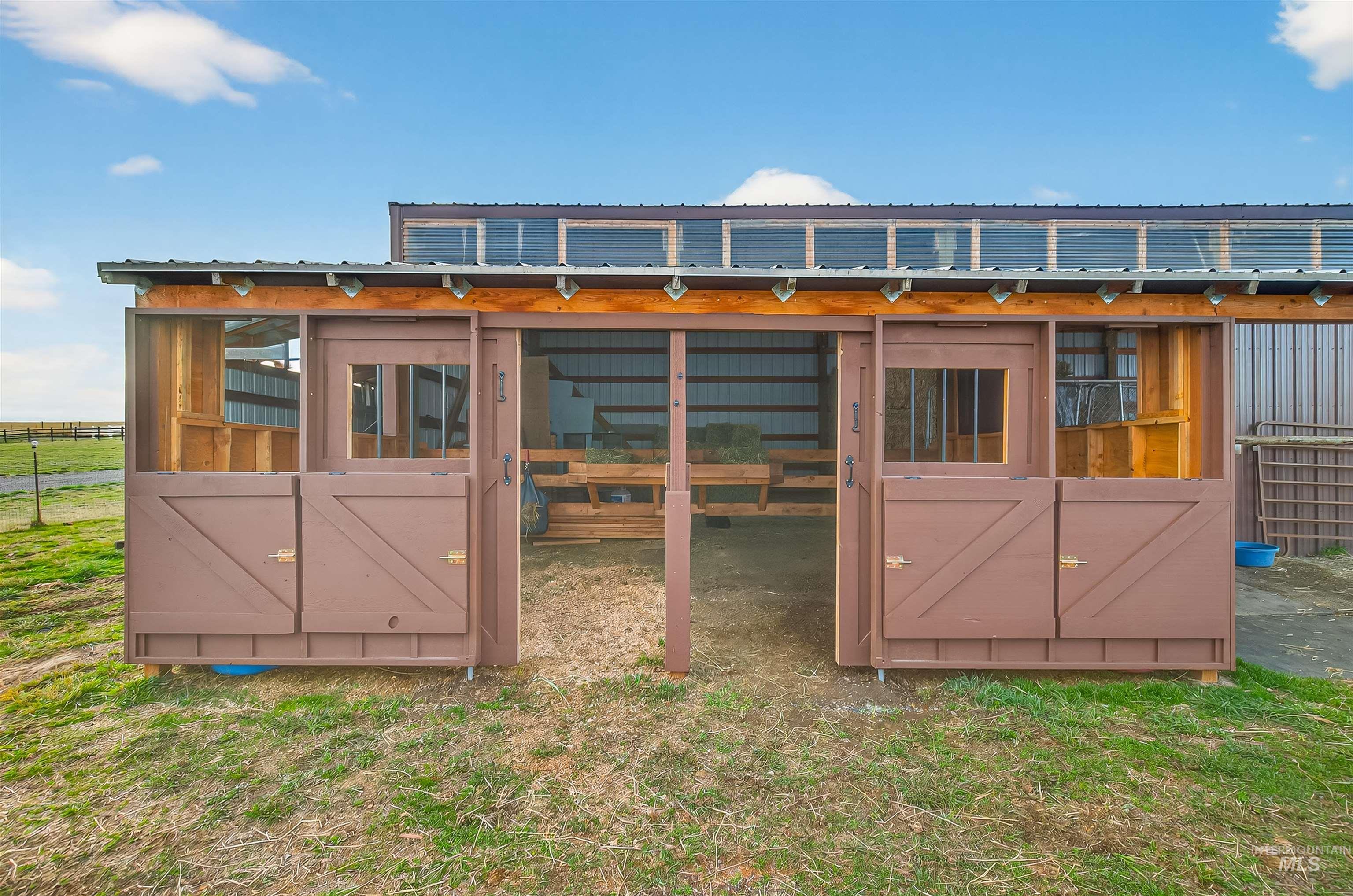 1241 Amity Lane, Clarkston, Washington 99403, 3 Bedrooms, 3 Bathrooms, Residential For Sale, Price $789,900,MLS 98967912