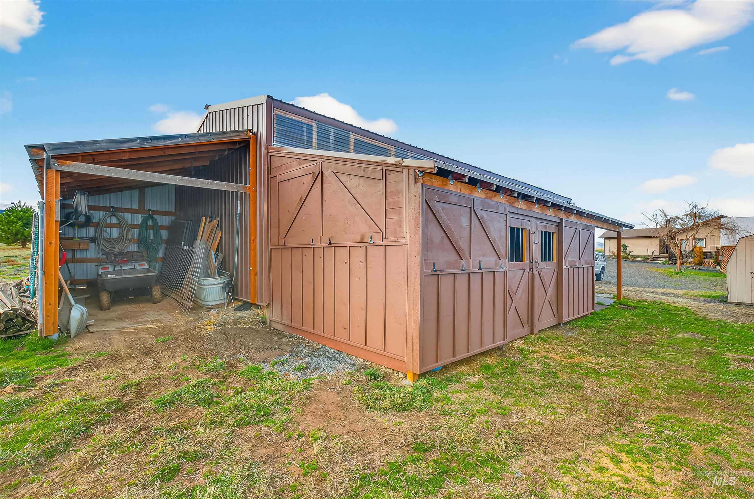 1241 Amity Lane, Clarkston, Washington 99403, 3 Bedrooms, 3 Bathrooms, Residential For Sale, Price $789,900,MLS 98967912