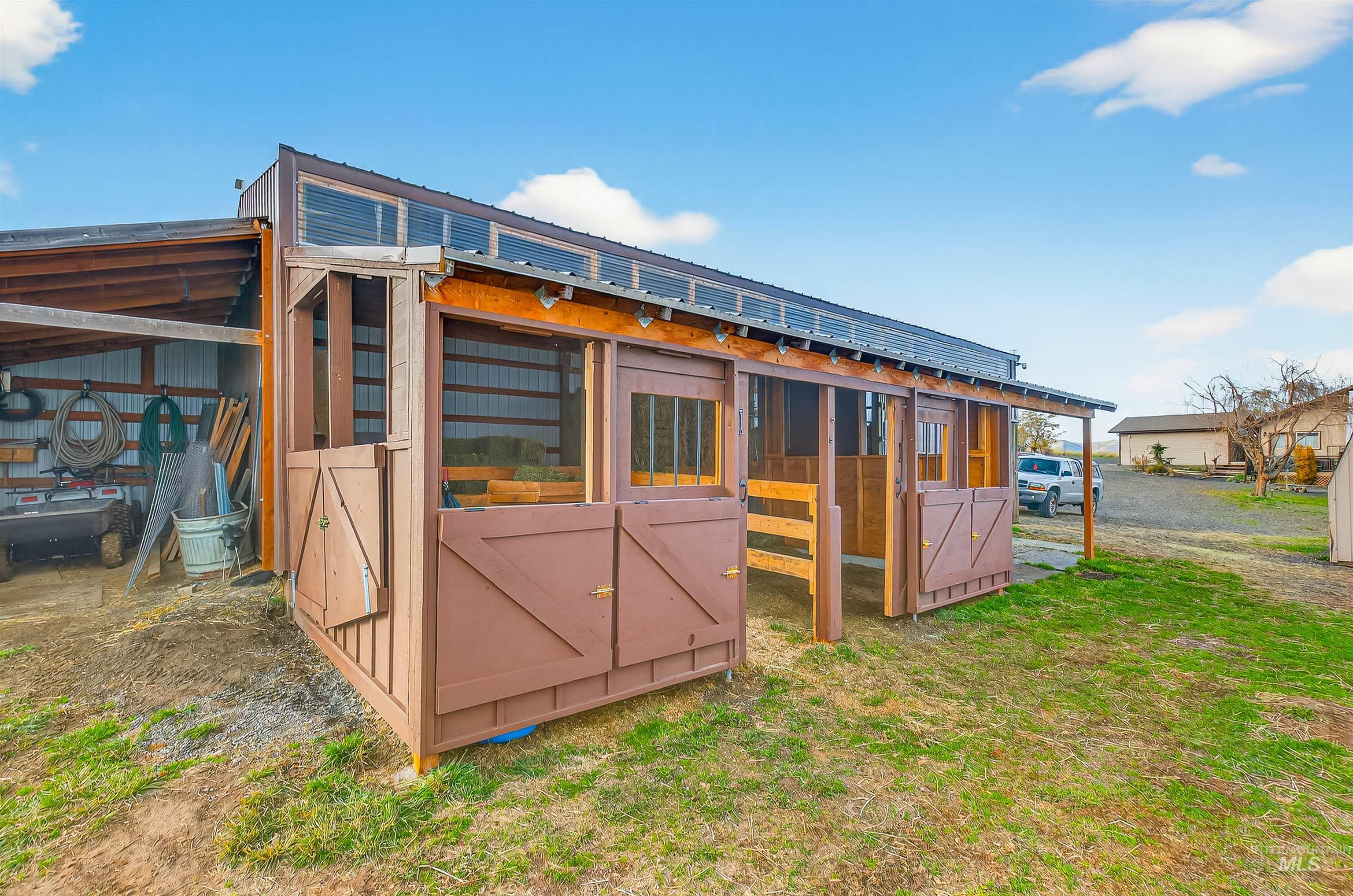 1241 Amity Lane, Clarkston, Washington 99403, 3 Bedrooms, 3 Bathrooms, Residential For Sale, Price $789,900,MLS 98967912