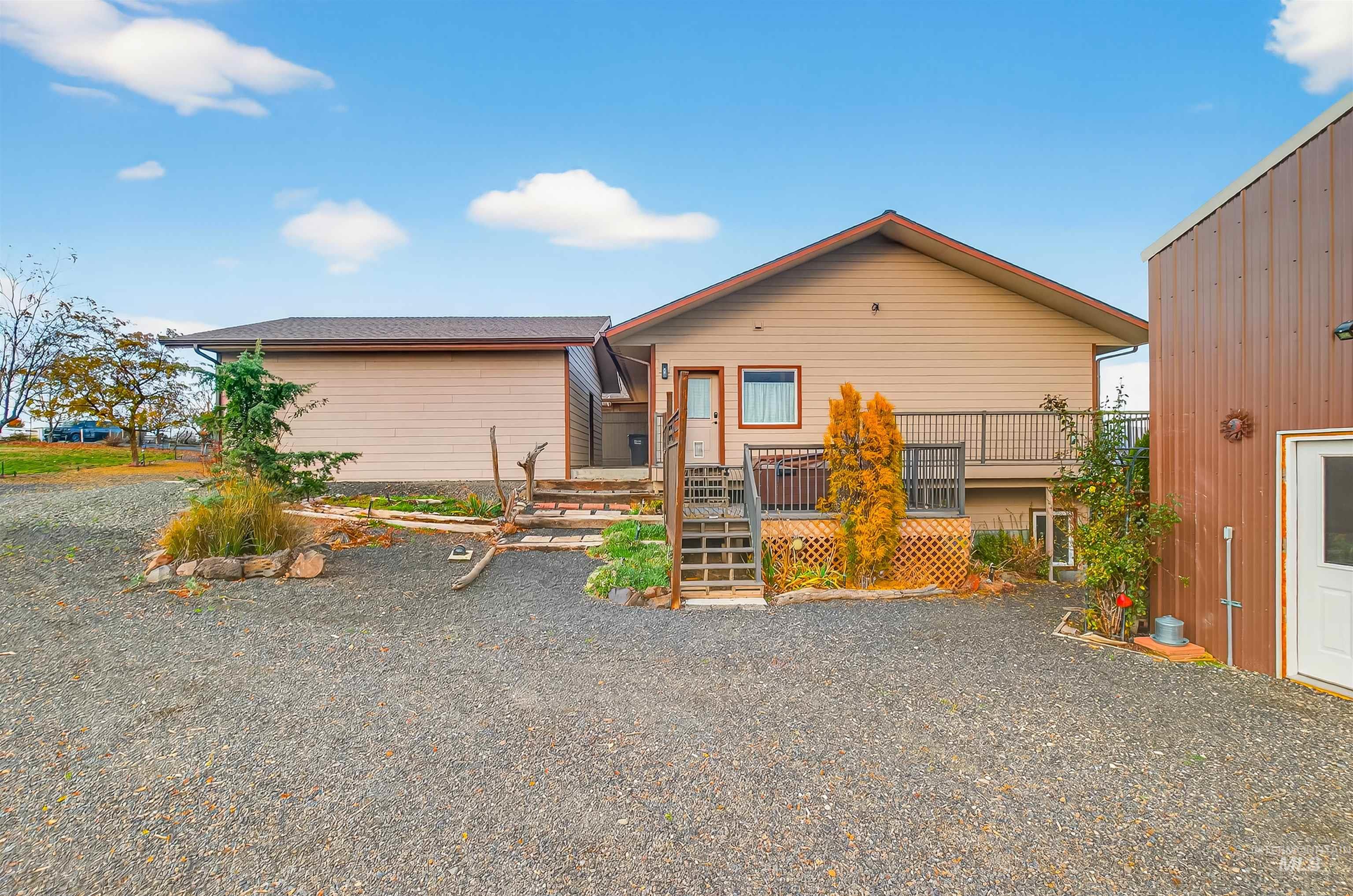 1241 Amity Lane, Clarkston, Washington 99403, 3 Bedrooms, 3 Bathrooms, Residential For Sale, Price $789,900,MLS 98967912