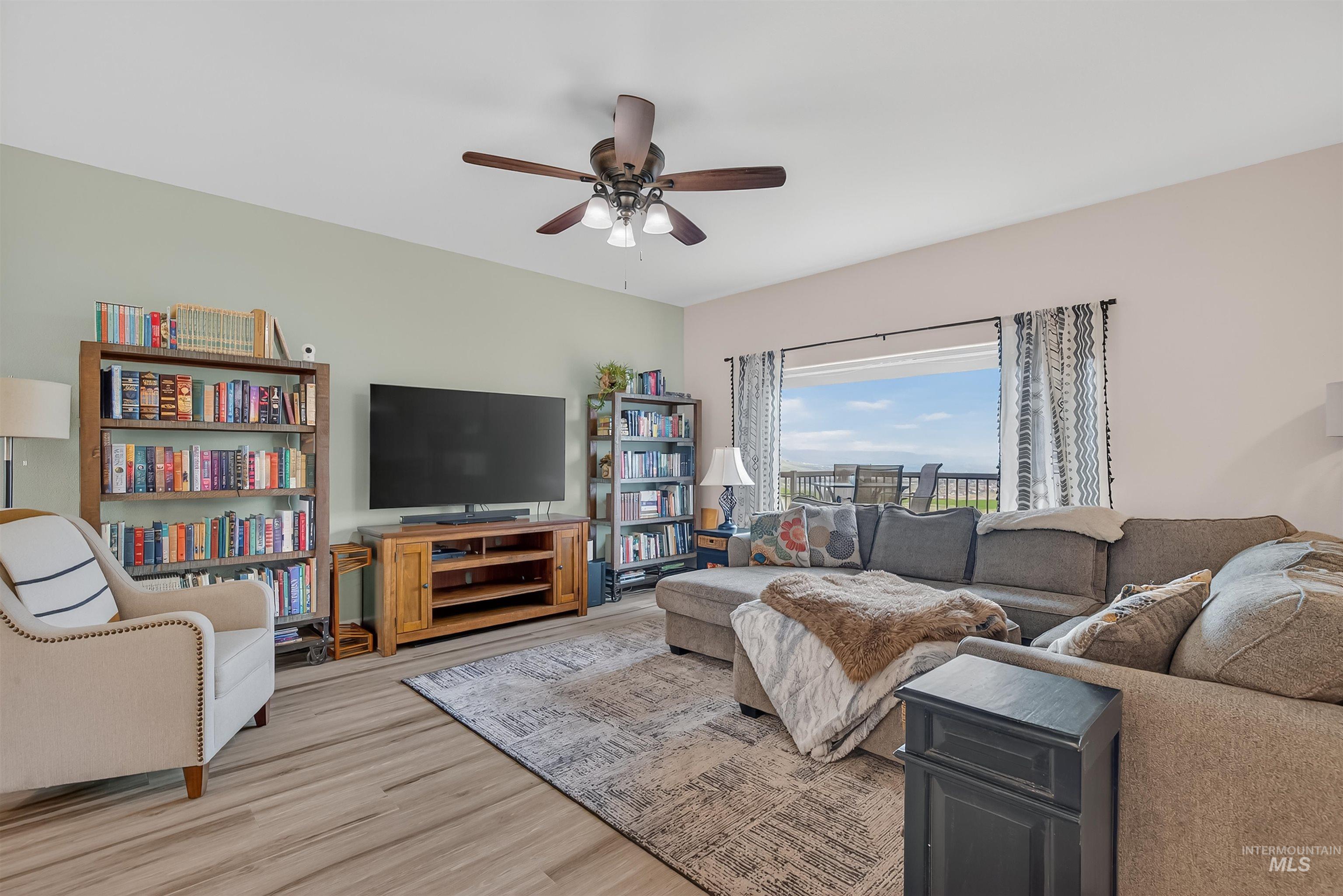 1241 Amity Lane, Clarkston, Washington 99403, 3 Bedrooms, 3 Bathrooms, Residential For Sale, Price $789,900,MLS 98967912