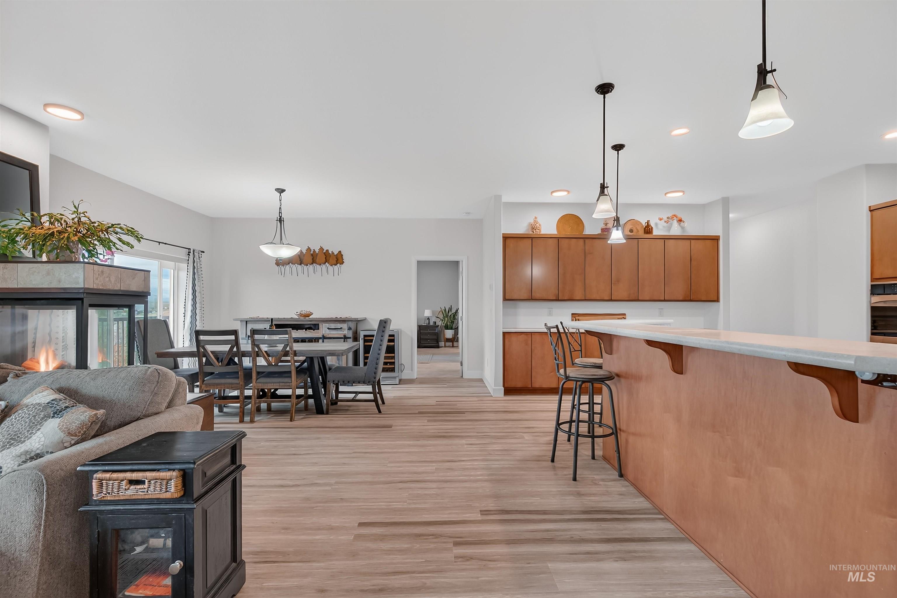 1241 Amity Lane, Clarkston, Washington 99403, 3 Bedrooms, 3 Bathrooms, Residential For Sale, Price $789,900,MLS 98967912