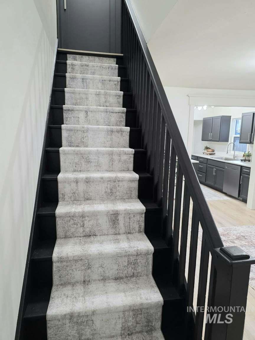 513 W Mission Ave, Kellogg, Idaho 83837, 4 Bedrooms, 1 Bathroom, Residential For Sale, Price $355,000,MLS 98967927