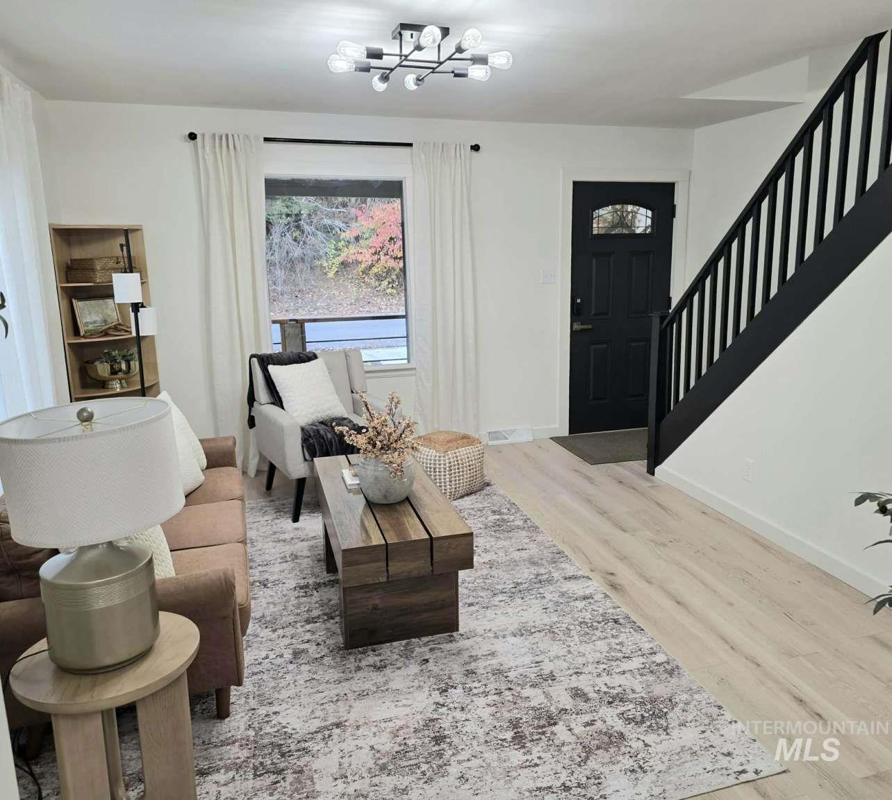 513 W Mission Ave, Kellogg, Idaho 83837, 4 Bedrooms, 1 Bathroom, Residential For Sale, Price $355,000,MLS 98967927