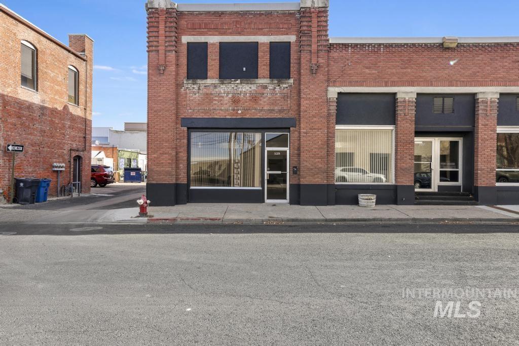 125-131 Gooding St W, Twin Falls, Idaho 83301, Business/Commercial For Sale, Price $44,844,MLS 98967928