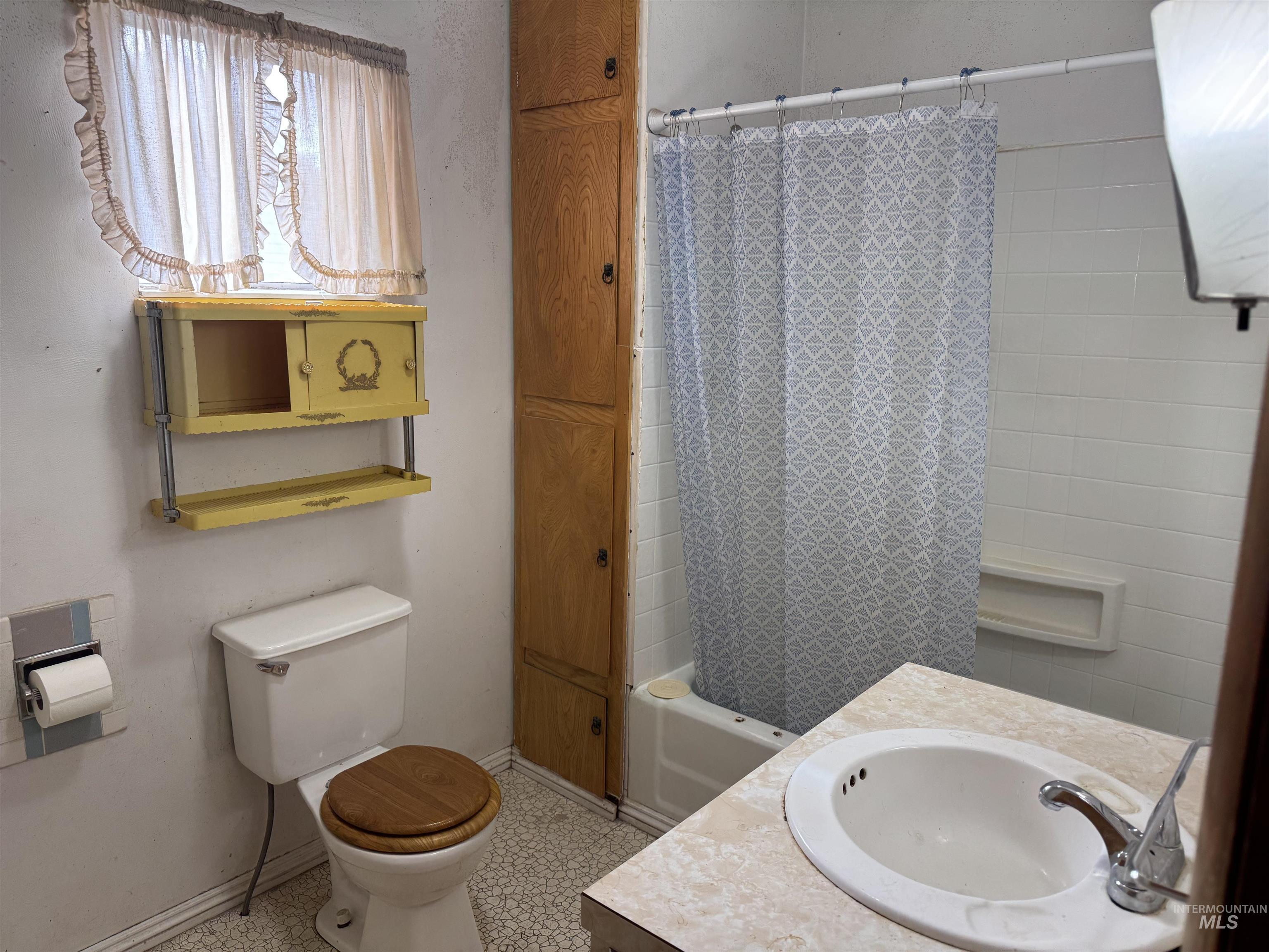 1373 Washington Street S, Twin Falls, Idaho 83301, 2 Bedrooms, 1 Bathroom, Residential For Sale, Price $247,500,MLS 98967931