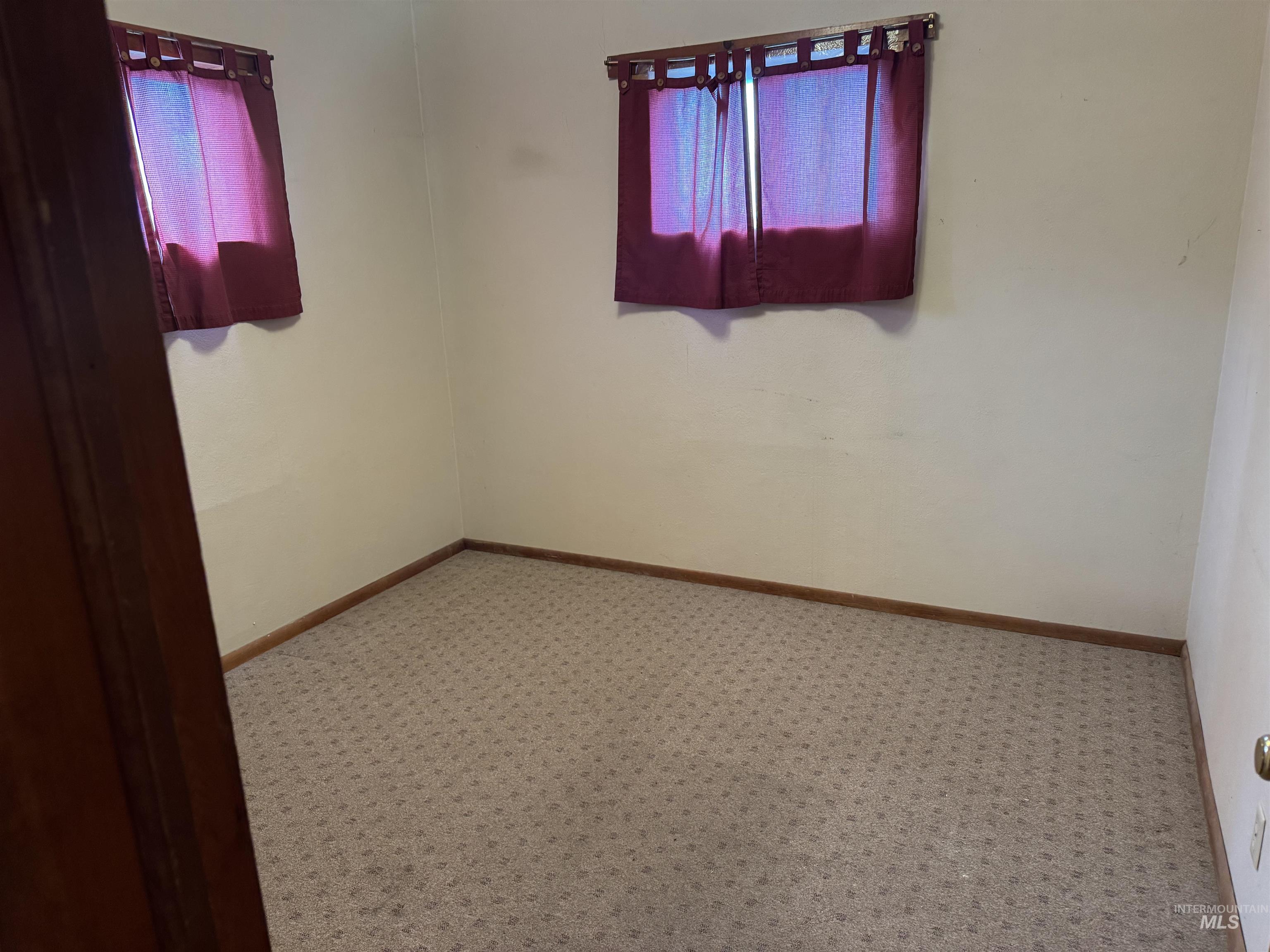 1373 Washington Street S, Twin Falls, Idaho 83301, 2 Bedrooms, 1 Bathroom, Residential For Sale, Price $247,500,MLS 98967931