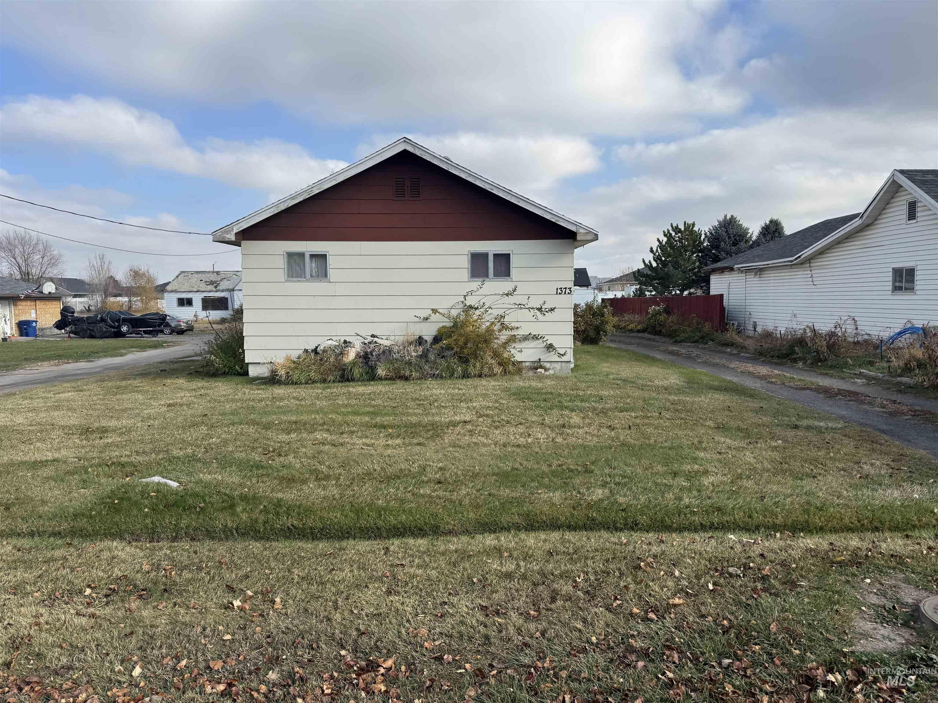 1373 Washington Street S, Twin Falls, Idaho 83301, 2 Bedrooms, 1 Bathroom, Residential For Sale, Price $247,500,MLS 98967931