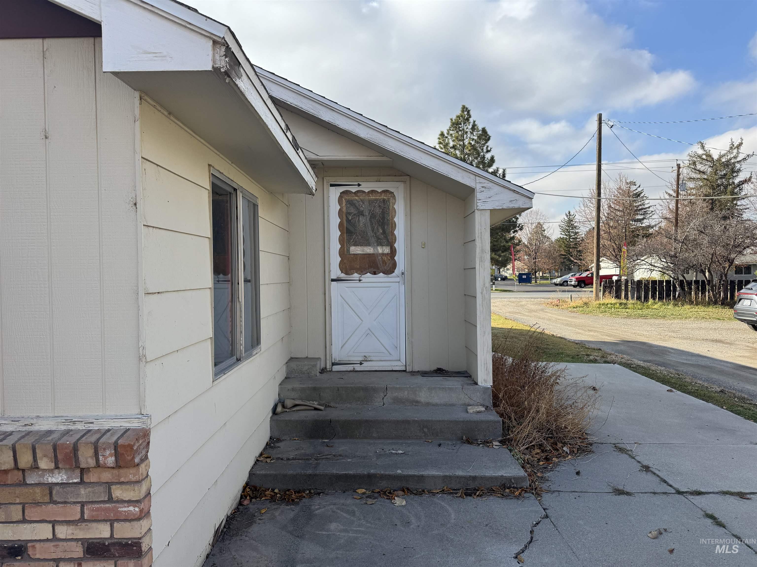 1373 Washington Street S, Twin Falls, Idaho 83301, 2 Bedrooms, 1 Bathroom, Residential For Sale, Price $247,500,MLS 98967931