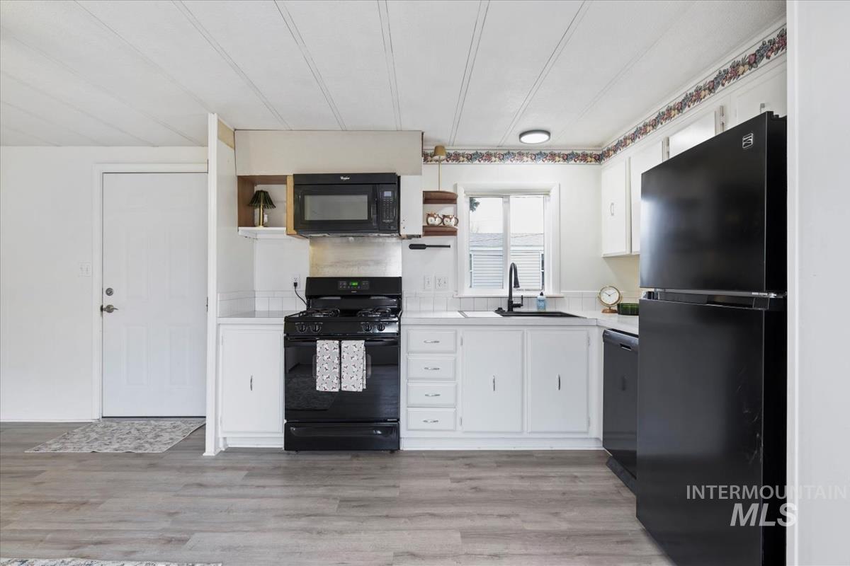 10167 W Maymie Rd., Boise, Idaho 83714, 3 Bedrooms, 2 Bathrooms, Residential For Sale, Price $285,000,MLS 98967937