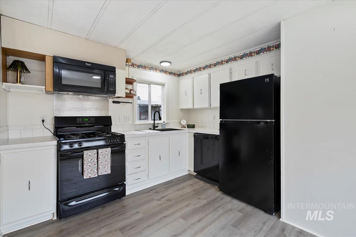 10167 W Maymie Rd., Boise, Idaho 83714, 3 Bedrooms, 2 Bathrooms, Residential For Sale, Price $285,000,MLS 98967937