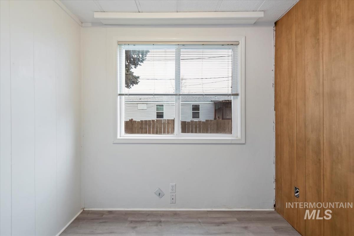 10167 W Maymie Rd., Boise, Idaho 83714, 3 Bedrooms, 2 Bathrooms, Residential For Sale, Price $285,000,MLS 98967937