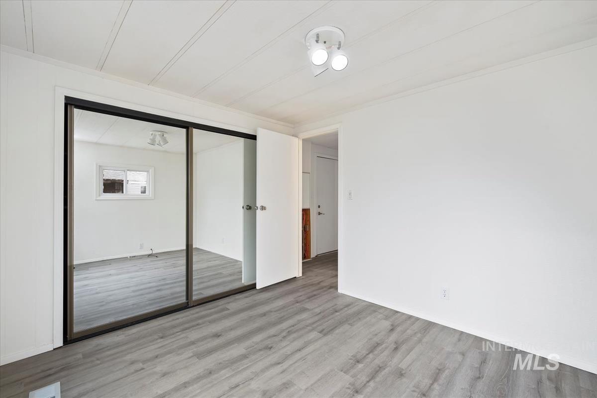 10167 W Maymie Rd., Boise, Idaho 83714, 3 Bedrooms, 2 Bathrooms, Residential For Sale, Price $285,000,MLS 98967937