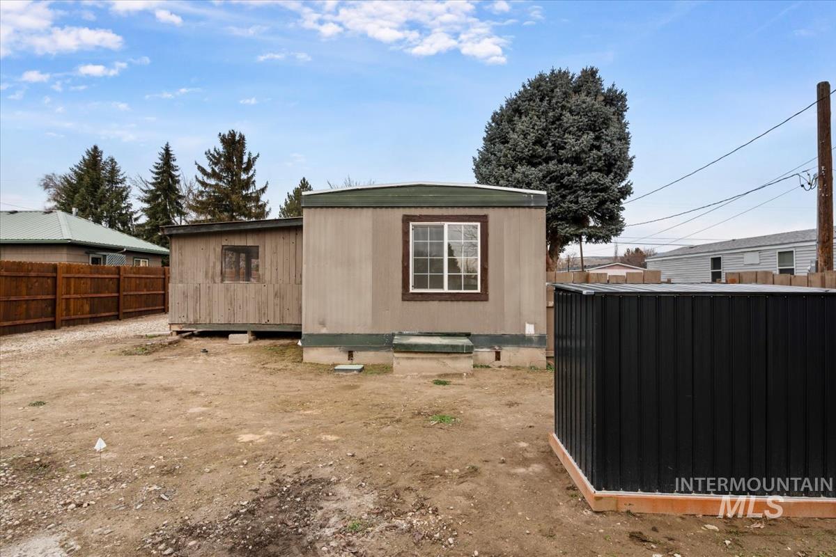 10167 W Maymie Rd., Boise, Idaho 83714, 3 Bedrooms, 2 Bathrooms, Residential For Sale, Price $285,000,MLS 98967937