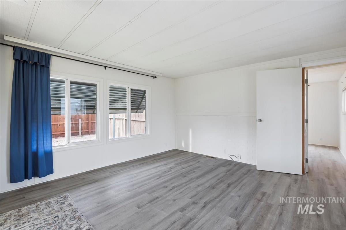 10167 W Maymie Rd., Boise, Idaho 83714, 3 Bedrooms, 2 Bathrooms, Residential For Sale, Price $285,000,MLS 98967937