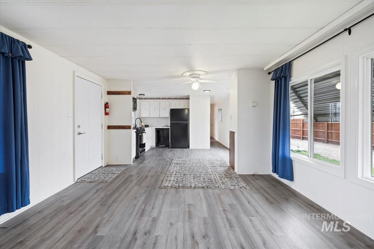 10167 W Maymie Rd., Boise, Idaho 83714, 3 Bedrooms, 2 Bathrooms, Residential For Sale, Price $285,000,MLS 98967937