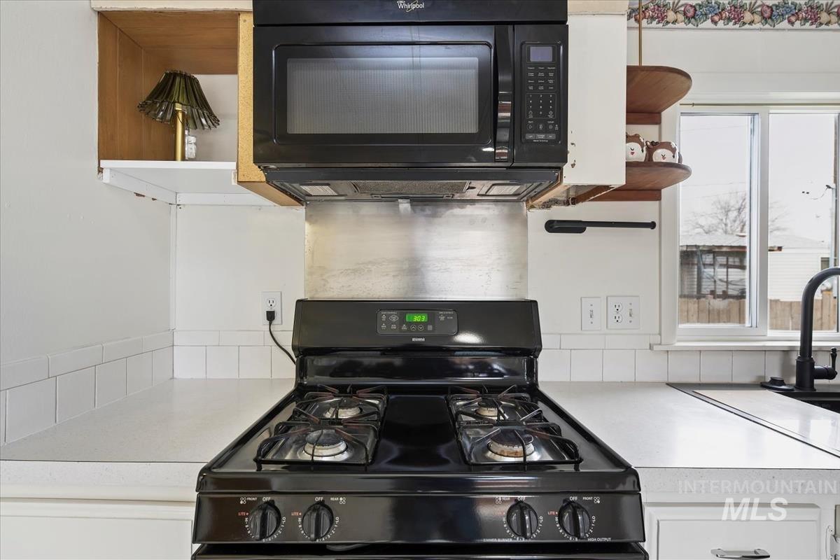 10167 W Maymie Rd., Boise, Idaho 83714, 3 Bedrooms, 2 Bathrooms, Residential For Sale, Price $285,000,MLS 98967937