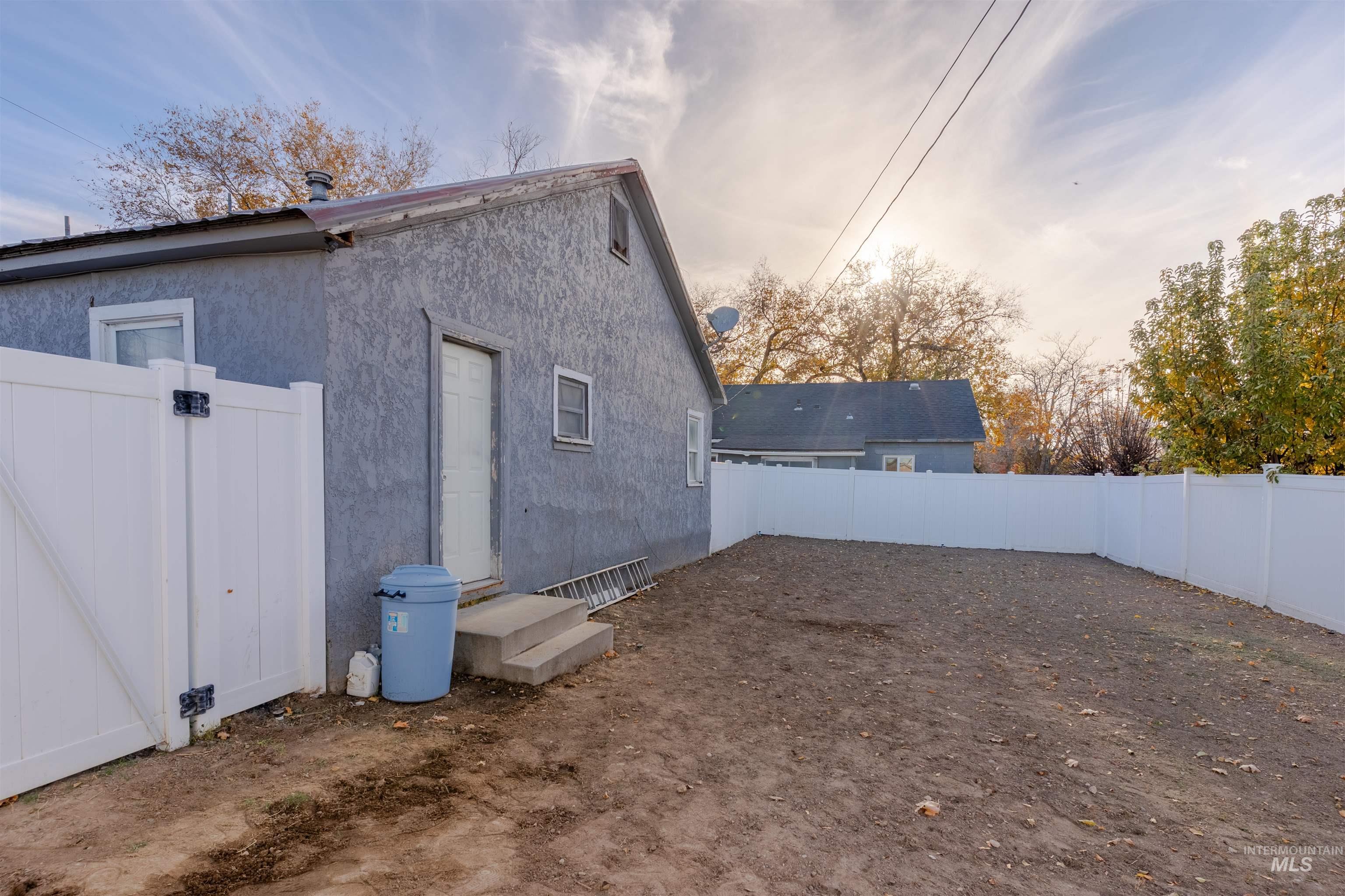 714 Linden Street, Buhl, Idaho 83316, 3 Bedrooms, 1.5 Bathrooms, Residential For Sale, Price $235,000,MLS 98967959