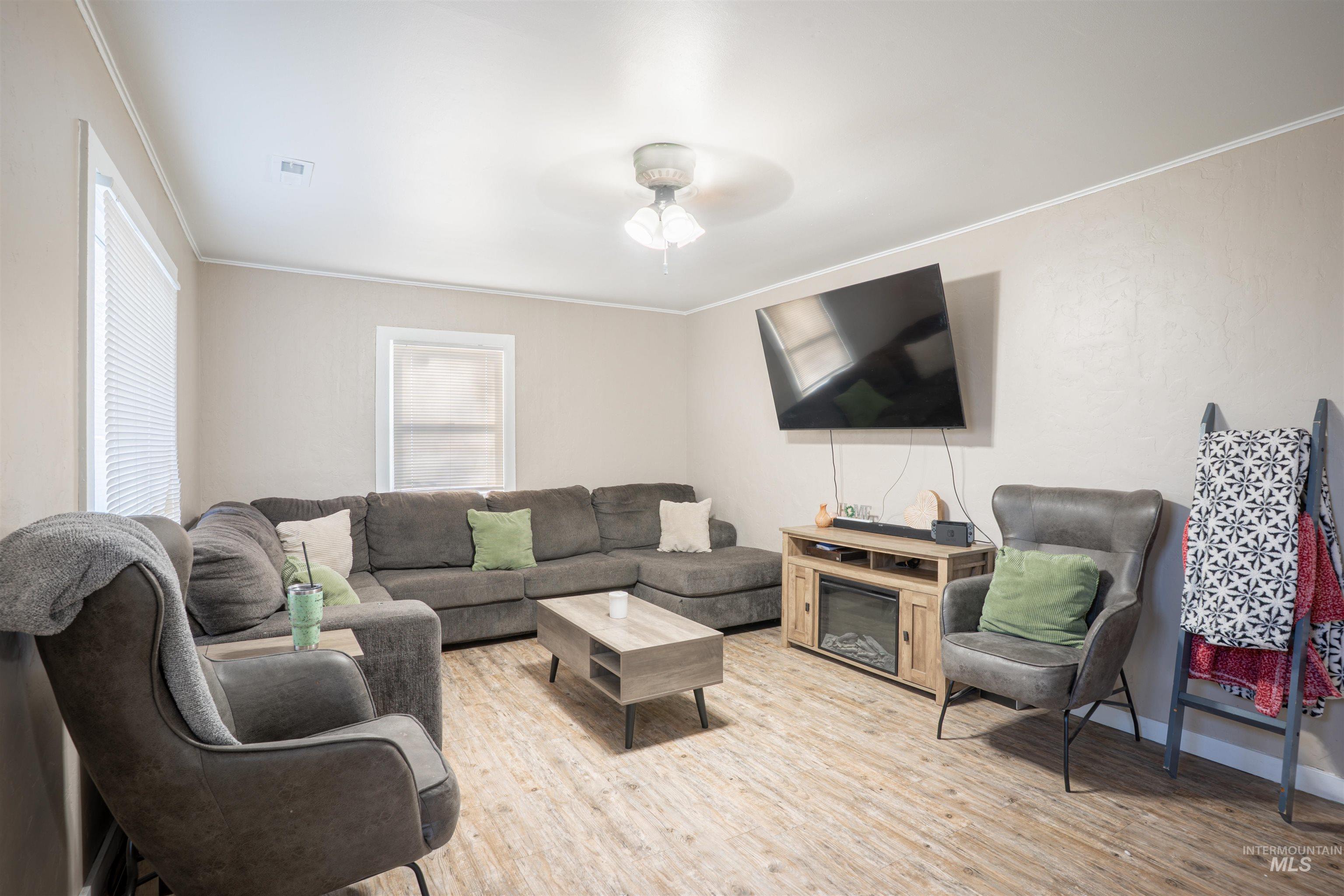 714 Linden Street, Buhl, Idaho 83316, 3 Bedrooms, 1.5 Bathrooms, Residential For Sale, Price $235,000,MLS 98967959