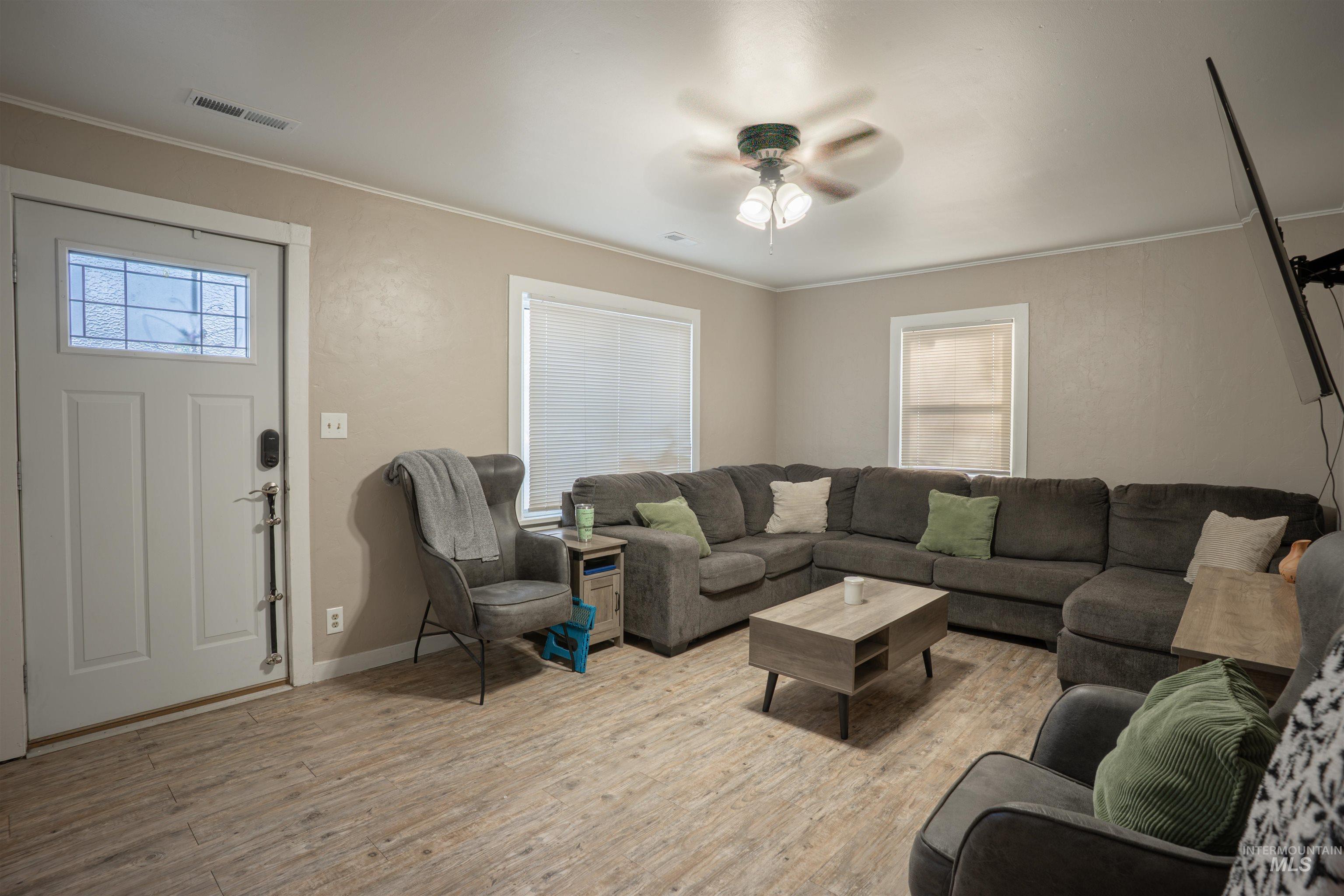 714 Linden Street, Buhl, Idaho 83316, 3 Bedrooms, 1.5 Bathrooms, Residential For Sale, Price $235,000,MLS 98967959