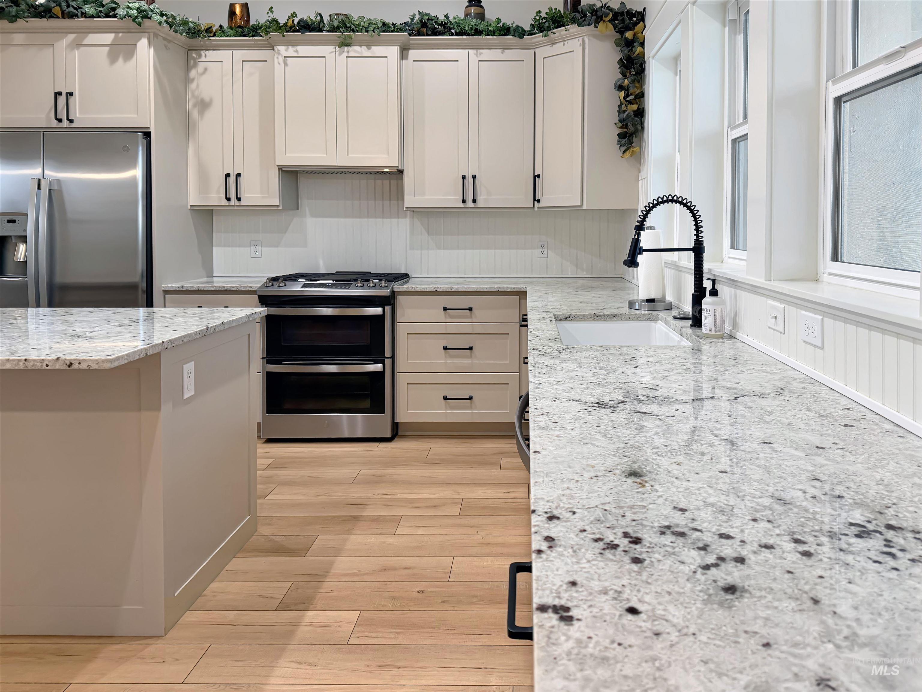 119 E Shamrock Ln, Rupert, Idaho 83350-0000, 3 Bedrooms, 2 Bathrooms, Residential For Sale, Price $525,000,MLS 98967966