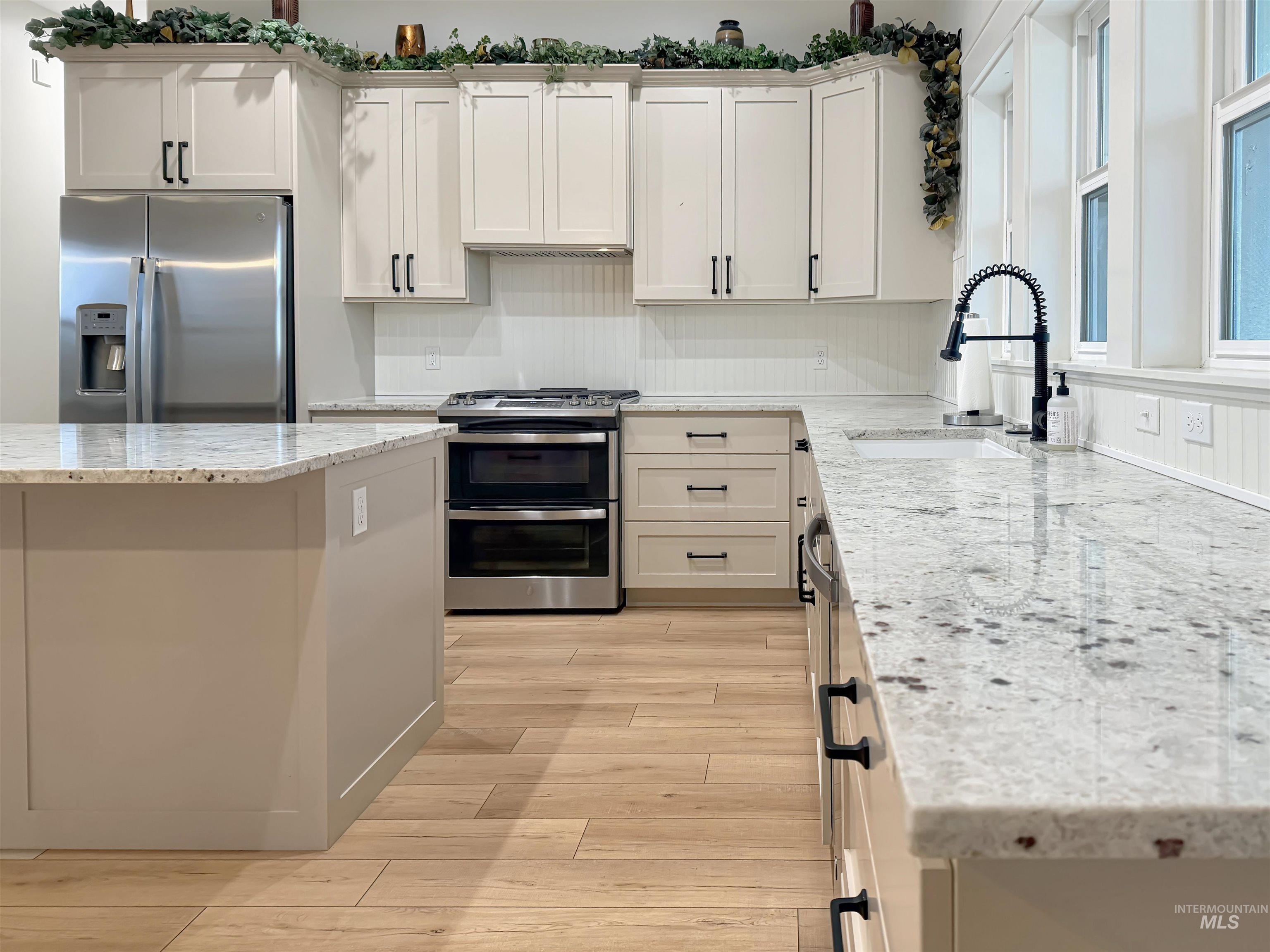 119 E Shamrock Ln, Rupert, Idaho 83350-0000, 3 Bedrooms, 2 Bathrooms, Residential For Sale, Price $525,000,MLS 98967966