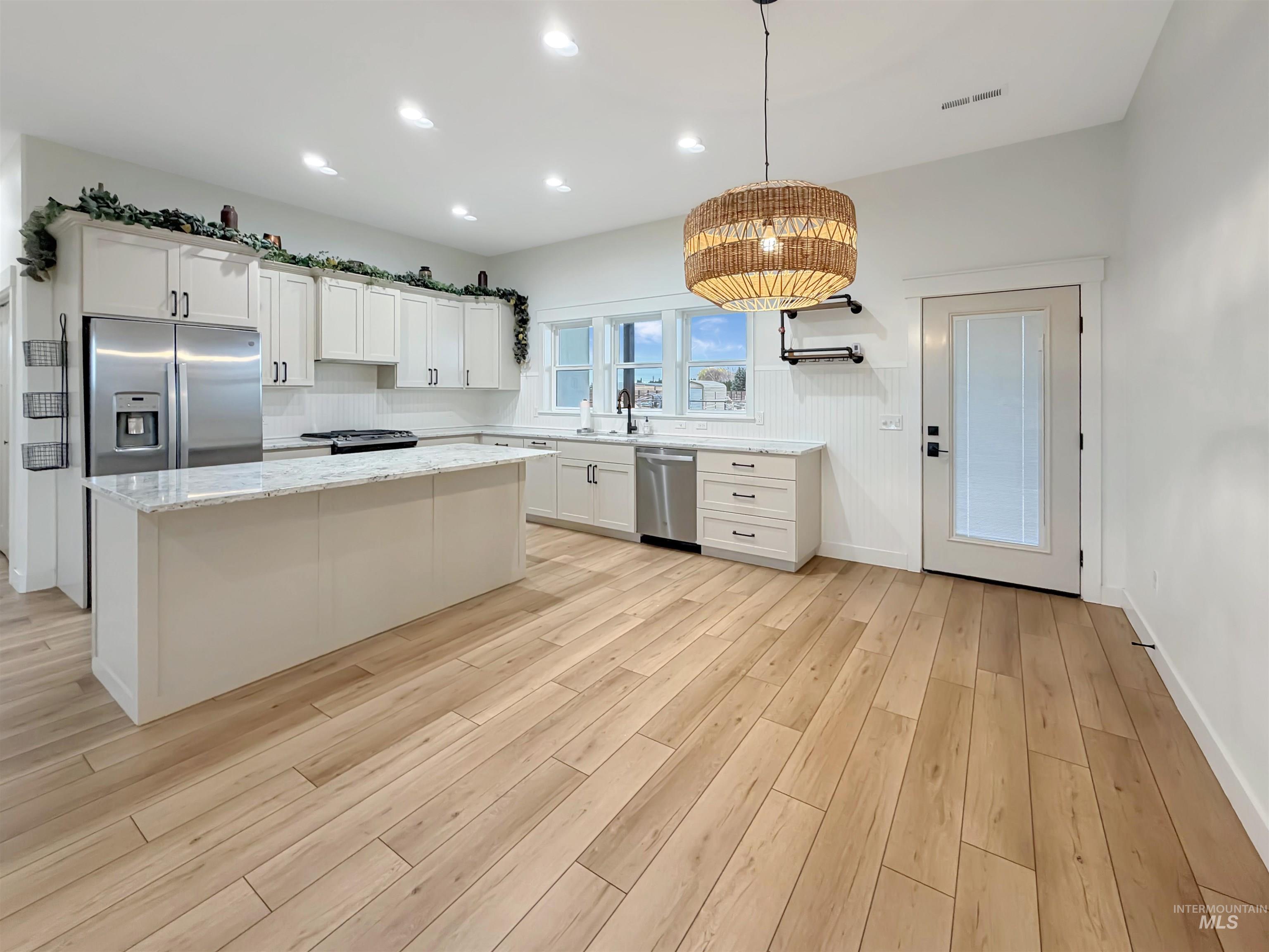 119 E Shamrock Ln, Rupert, Idaho 83350-0000, 3 Bedrooms, 2 Bathrooms, Residential For Sale, Price $525,000,MLS 98967966