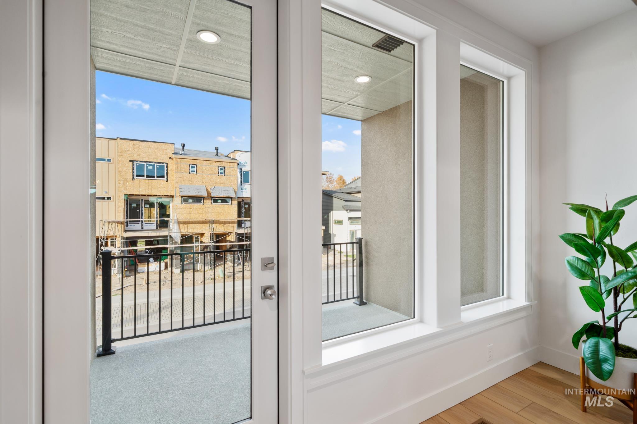 5281 N River Water Lane, Garden City, Idaho 83714, 2 Bedrooms, 3 Bathrooms, Residential For Sale, Price $742,900,MLS 98967974