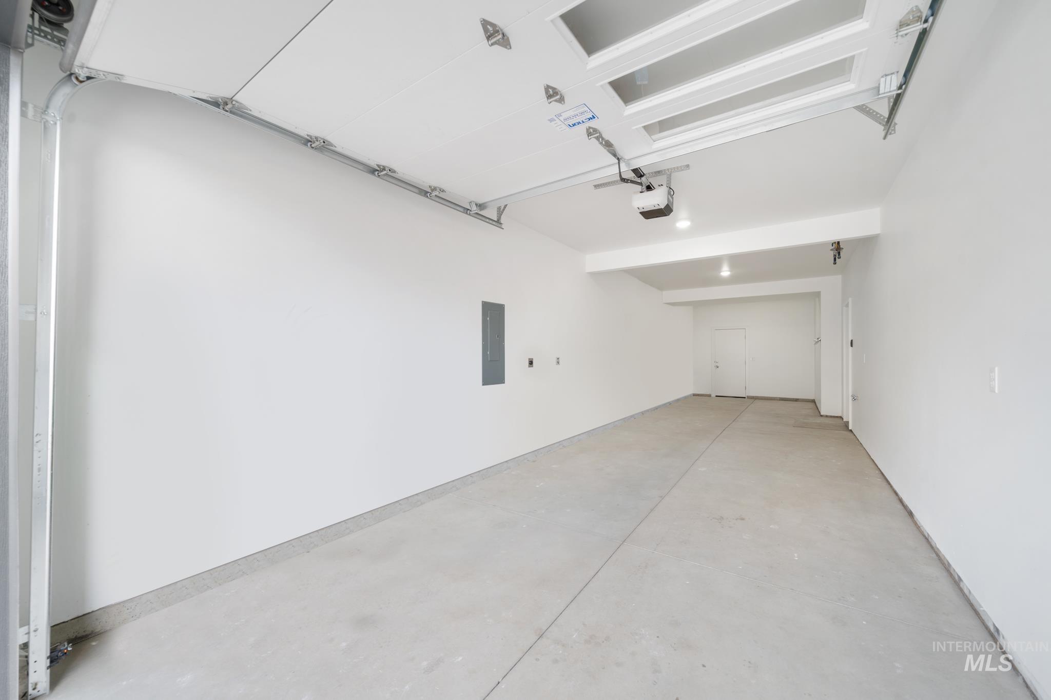 5281 N River Water Lane, Garden City, Idaho 83714, 2 Bedrooms, 3 Bathrooms, Residential For Sale, Price $742,900,MLS 98967974