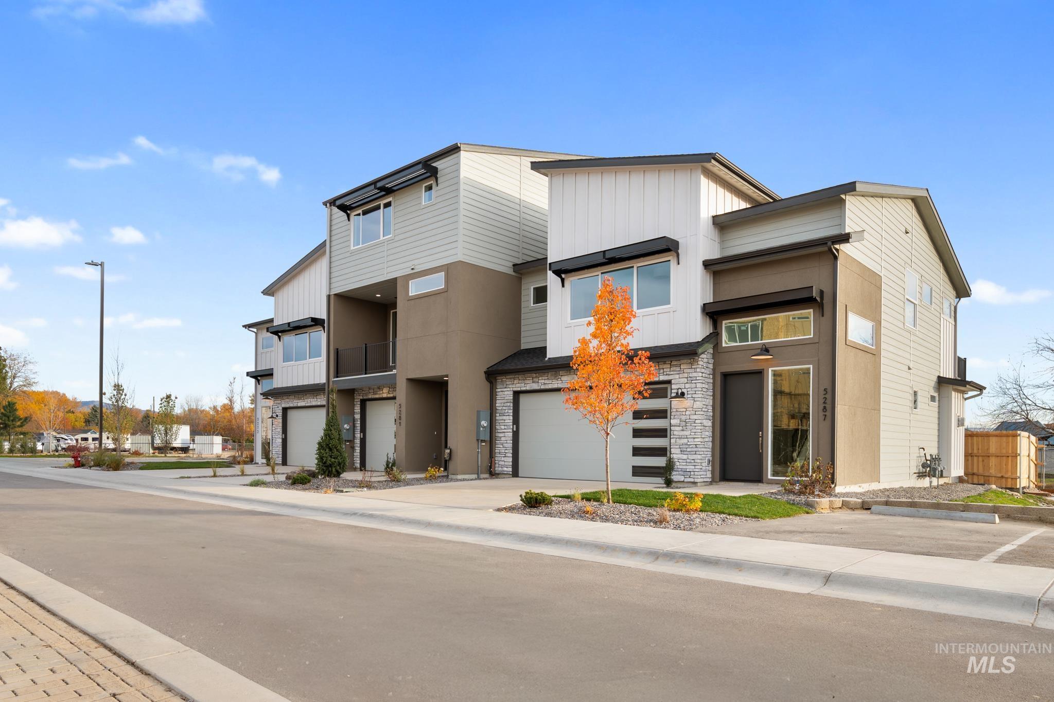 5273 N River Water Lane, Garden City, Idaho 83714, 4 Bedrooms, 3 Bathrooms, Residential For Sale, Price $934,900,MLS 98967975