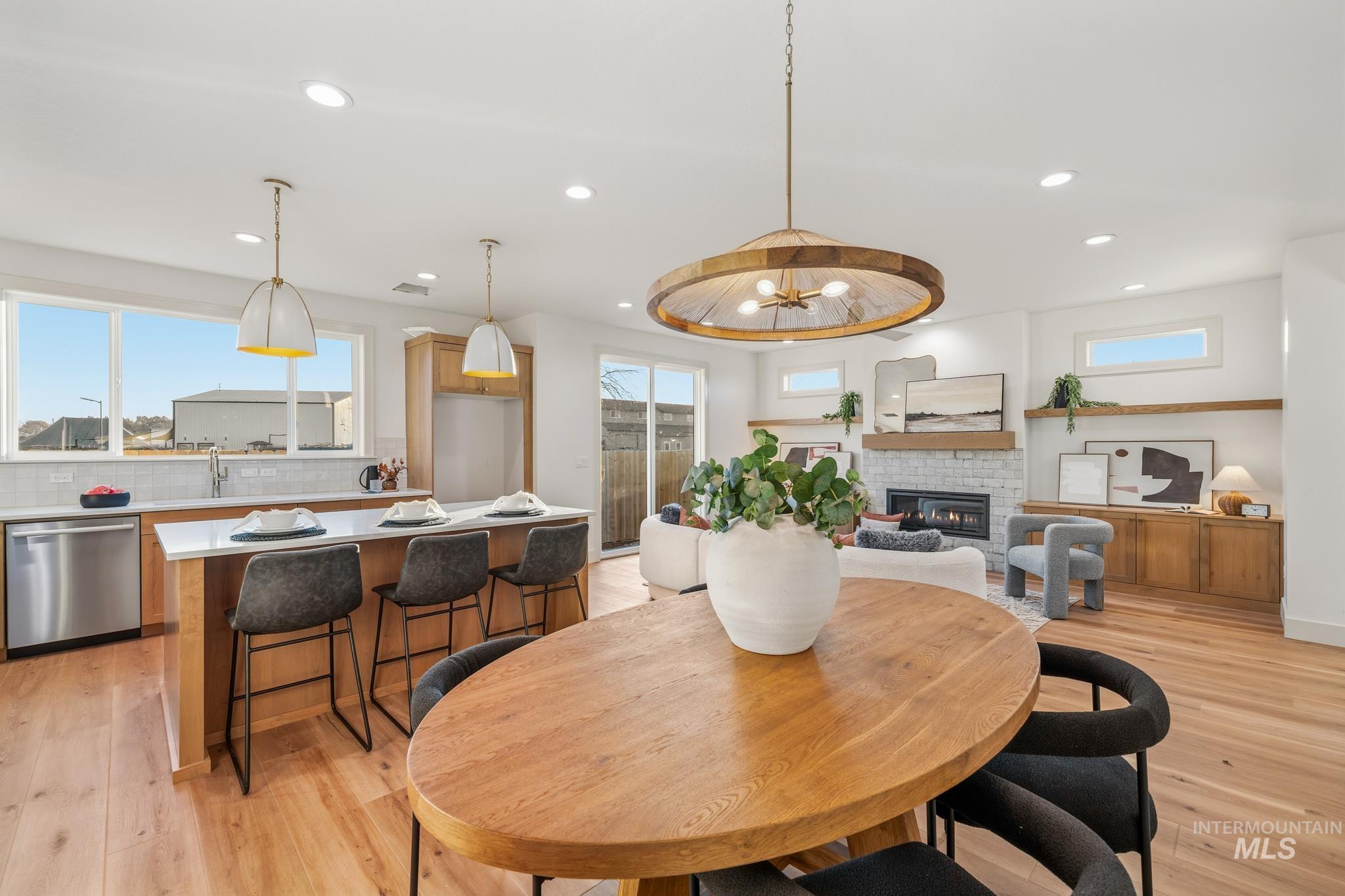 5287 N River Water Lane, Garden City, Idaho 83714, 3 Bedrooms, 2.5 Bathrooms, Residential For Sale, Price $769,900,MLS 98967976