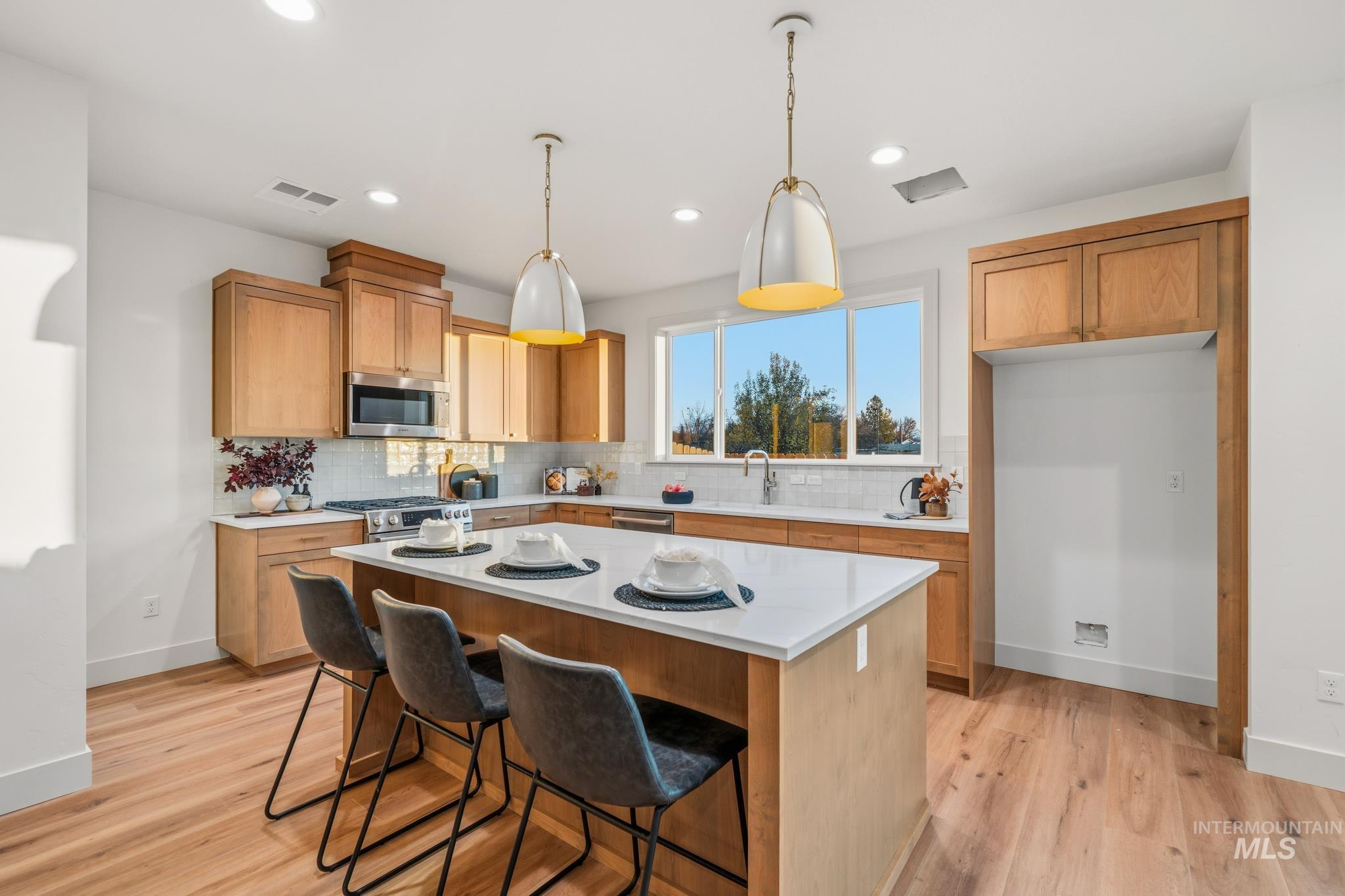 5287 N River Water Lane, Garden City, Idaho 83714, 3 Bedrooms, 2.5 Bathrooms, Residential For Sale, Price $769,900,MLS 98967976