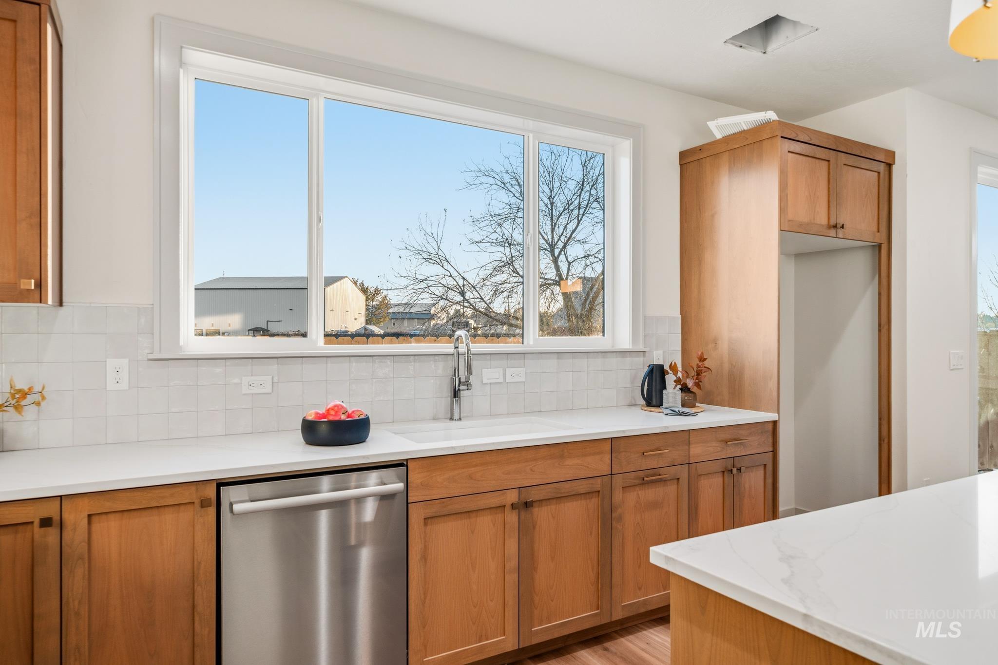 5287 N River Water Lane, Garden City, Idaho 83714, 3 Bedrooms, 2.5 Bathrooms, Residential For Sale, Price $769,900,MLS 98967976