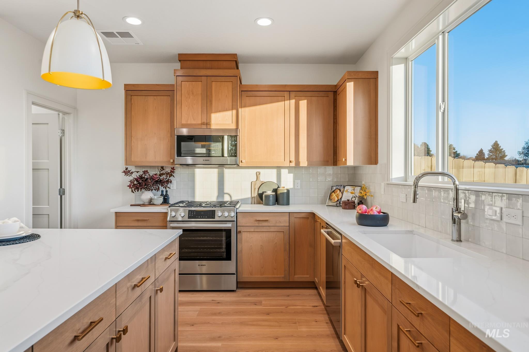 5287 N River Water Lane, Garden City, Idaho 83714, 3 Bedrooms, 2.5 Bathrooms, Residential For Sale, Price $769,900,MLS 98967976