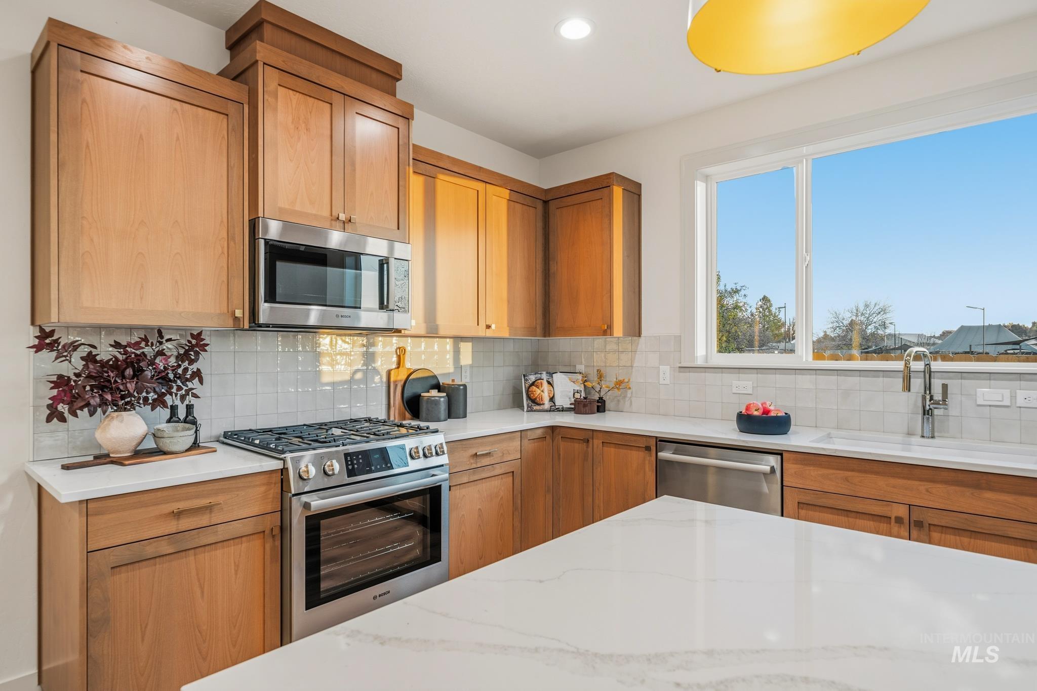 5287 N River Water Lane, Garden City, Idaho 83714, 3 Bedrooms, 2.5 Bathrooms, Residential For Sale, Price $769,900,MLS 98967976