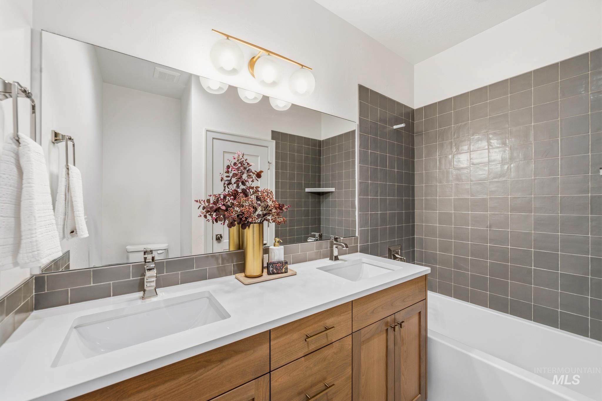 5287 N River Water Lane, Garden City, Idaho 83714, 3 Bedrooms, 2.5 Bathrooms, Residential For Sale, Price $769,900,MLS 98967976