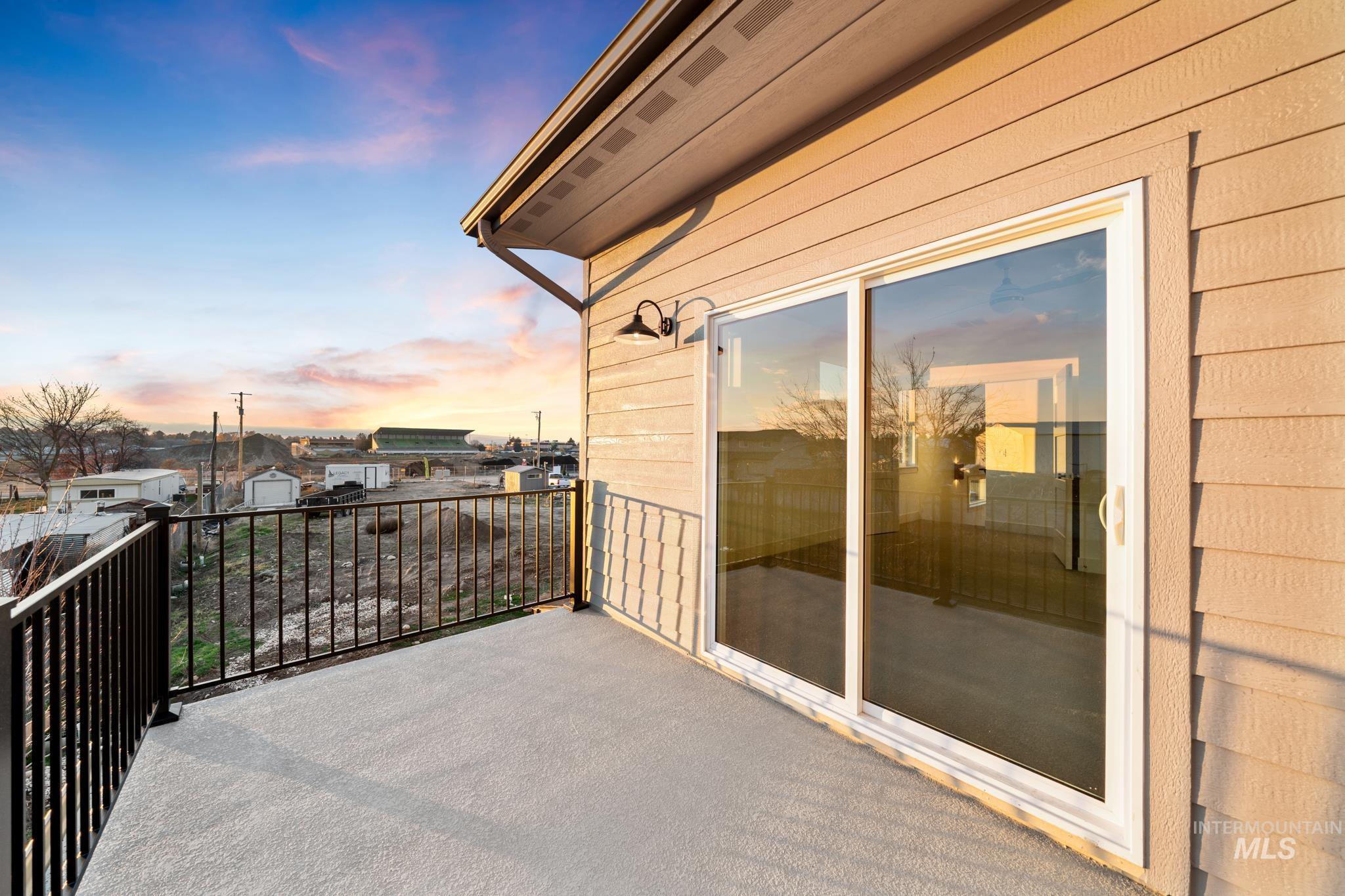 5287 N River Water Lane, Garden City, Idaho 83714, 3 Bedrooms, 2.5 Bathrooms, Residential For Sale, Price $769,900,MLS 98967976