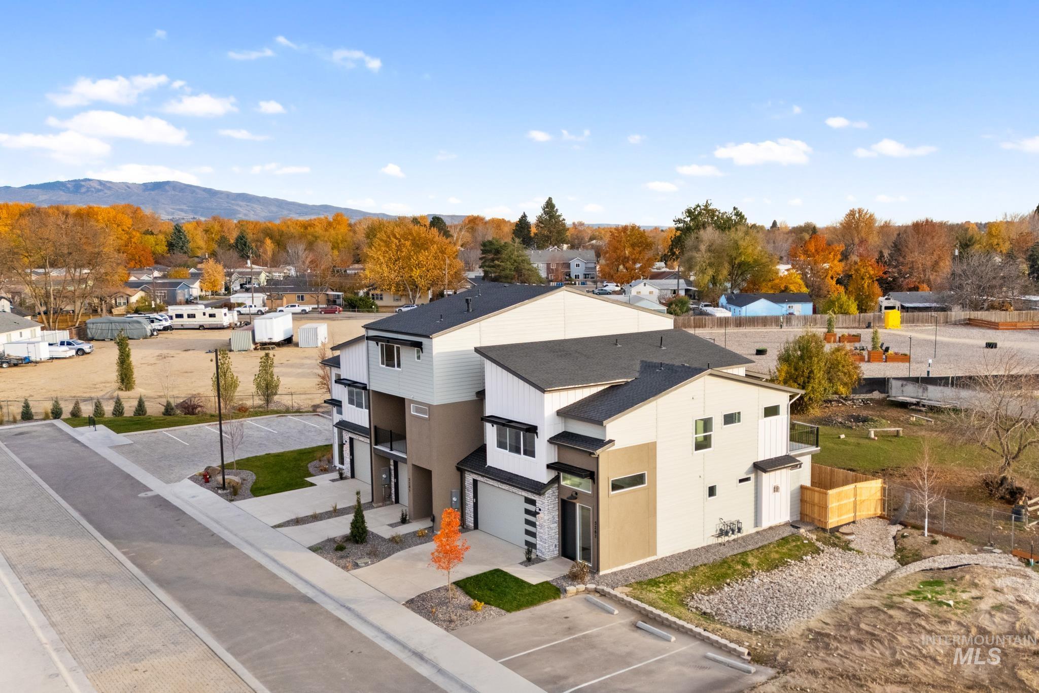 5287 N River Water Lane, Garden City, Idaho 83714, 3 Bedrooms, 2.5 Bathrooms, Residential For Sale, Price $769,900,MLS 98967976