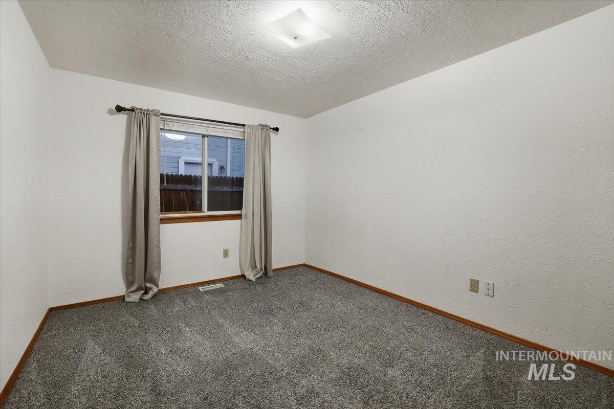 7134 W Amity Rd, Boise, Idaho 83709, 3 Bedrooms, 2 Bathrooms, Residential For Sale, Price $425,000,MLS 98967977