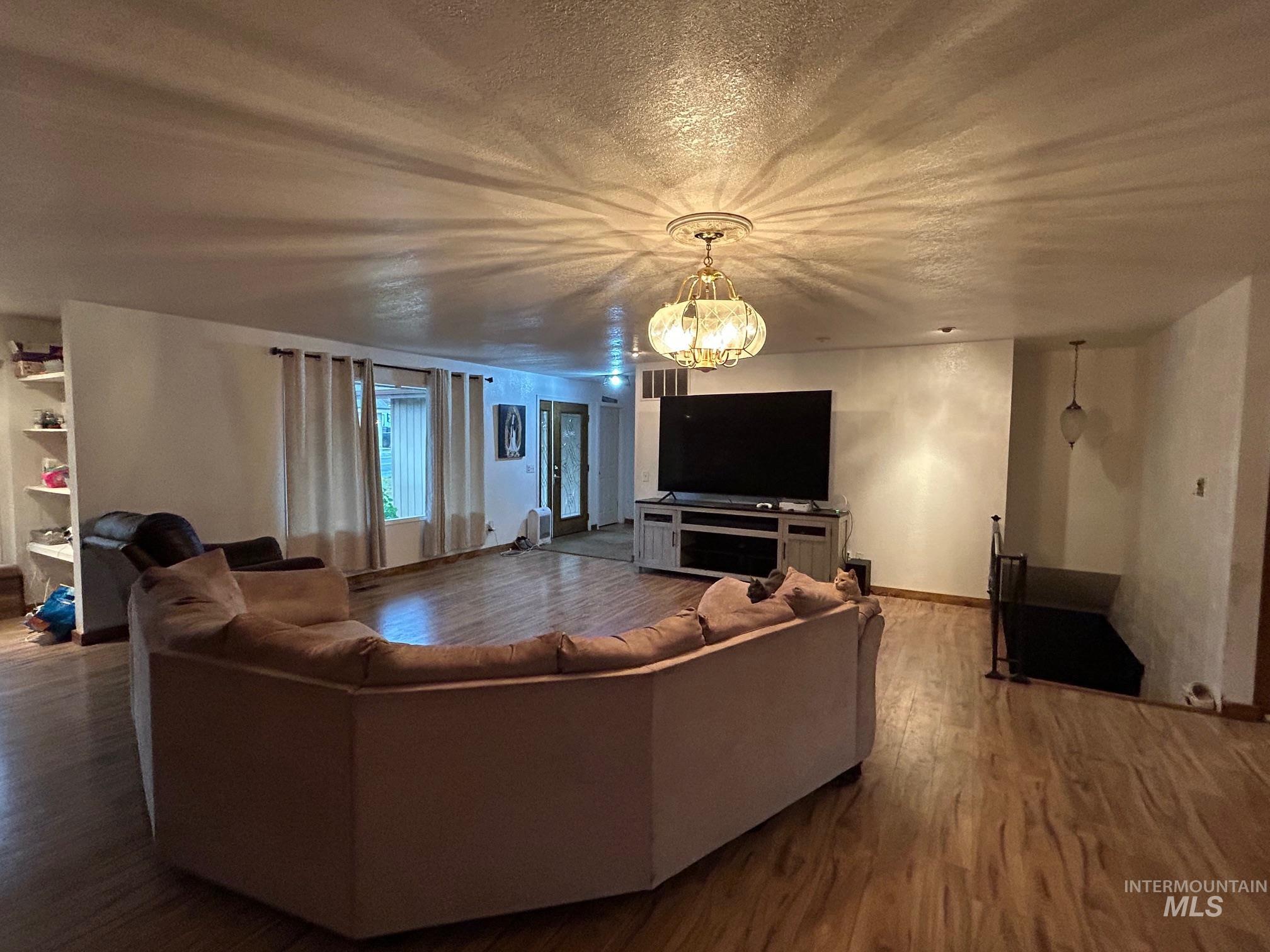 3590 Country Club Drive, Lewiston, Idaho 83501, 4 Bedrooms, 3 Bathrooms, Residential For Sale, Price $479,900,MLS 98967983