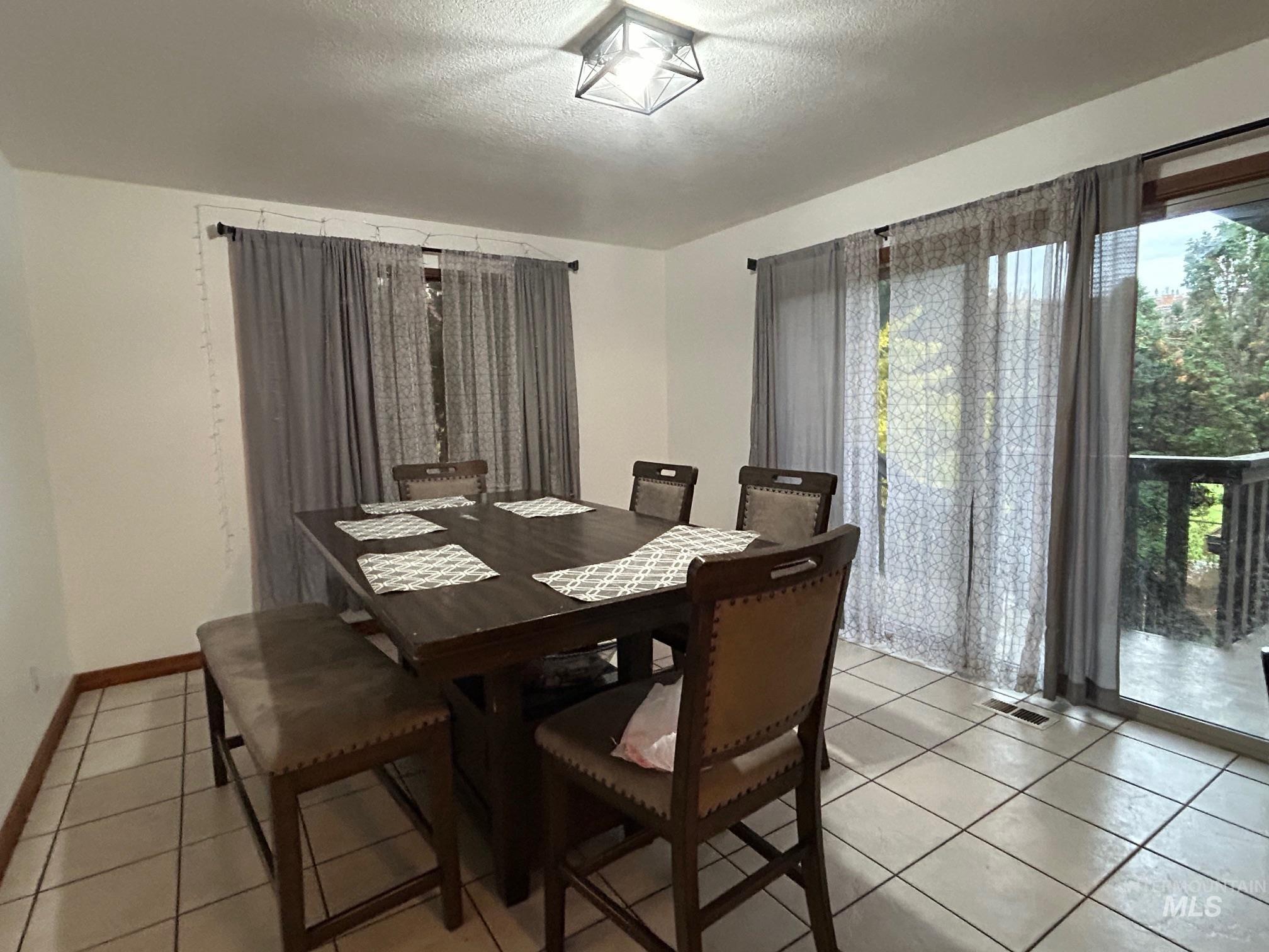 3590 Country Club Drive, Lewiston, Idaho 83501, 4 Bedrooms, 3 Bathrooms, Residential For Sale, Price $479,900,MLS 98967983