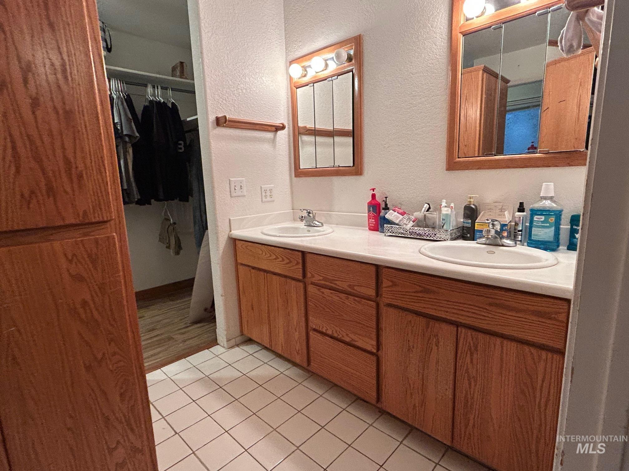 3590 Country Club Drive, Lewiston, Idaho 83501, 4 Bedrooms, 3 Bathrooms, Residential For Sale, Price $479,900,MLS 98967983