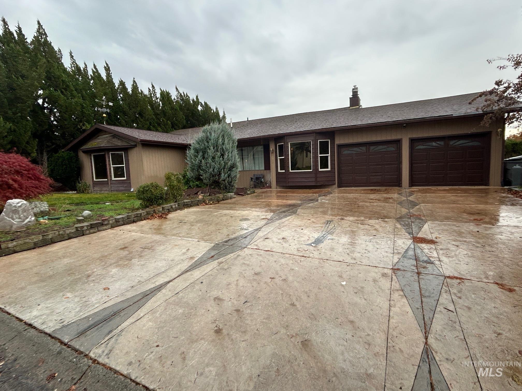 3590 Country Club Drive, Lewiston, Idaho 83501, 4 Bedrooms, 3 Bathrooms, Residential For Sale, Price $479,900,MLS 98967983