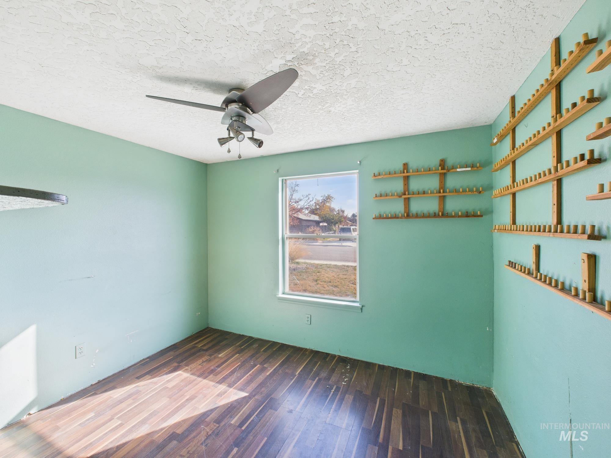 1427 Missoula Way, Caldwell, Idaho 83605, 3 Bedrooms, 1 Bathroom, Residential For Sale, Price $285,000,MLS 98967987