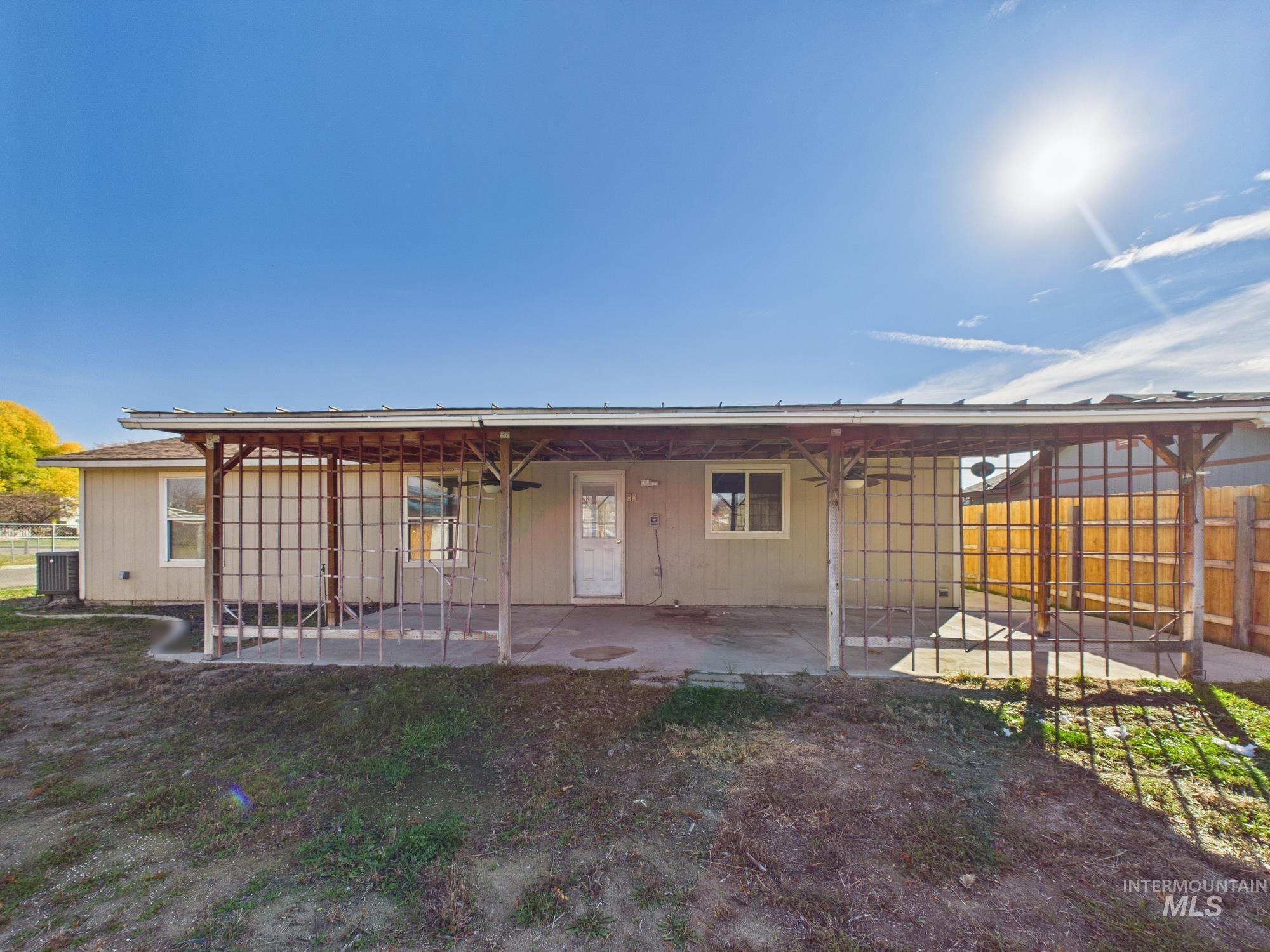 1427 Missoula Way, Caldwell, Idaho 83605, 3 Bedrooms, 1 Bathroom, Residential For Sale, Price $285,000,MLS 98967987