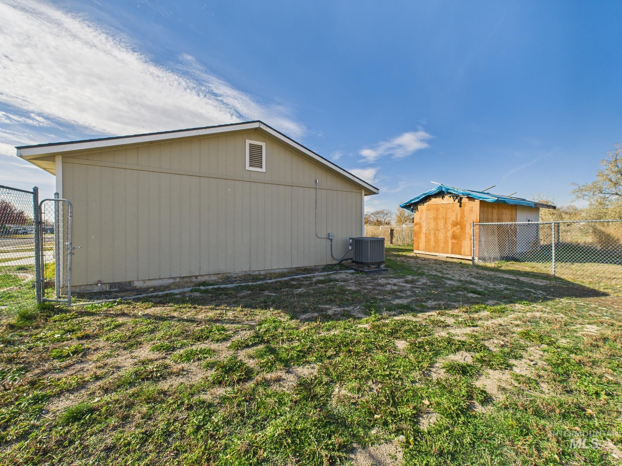 1427 Missoula Way, Caldwell, Idaho 83605, 3 Bedrooms, 1 Bathroom, Residential For Sale, Price $285,000,MLS 98967987