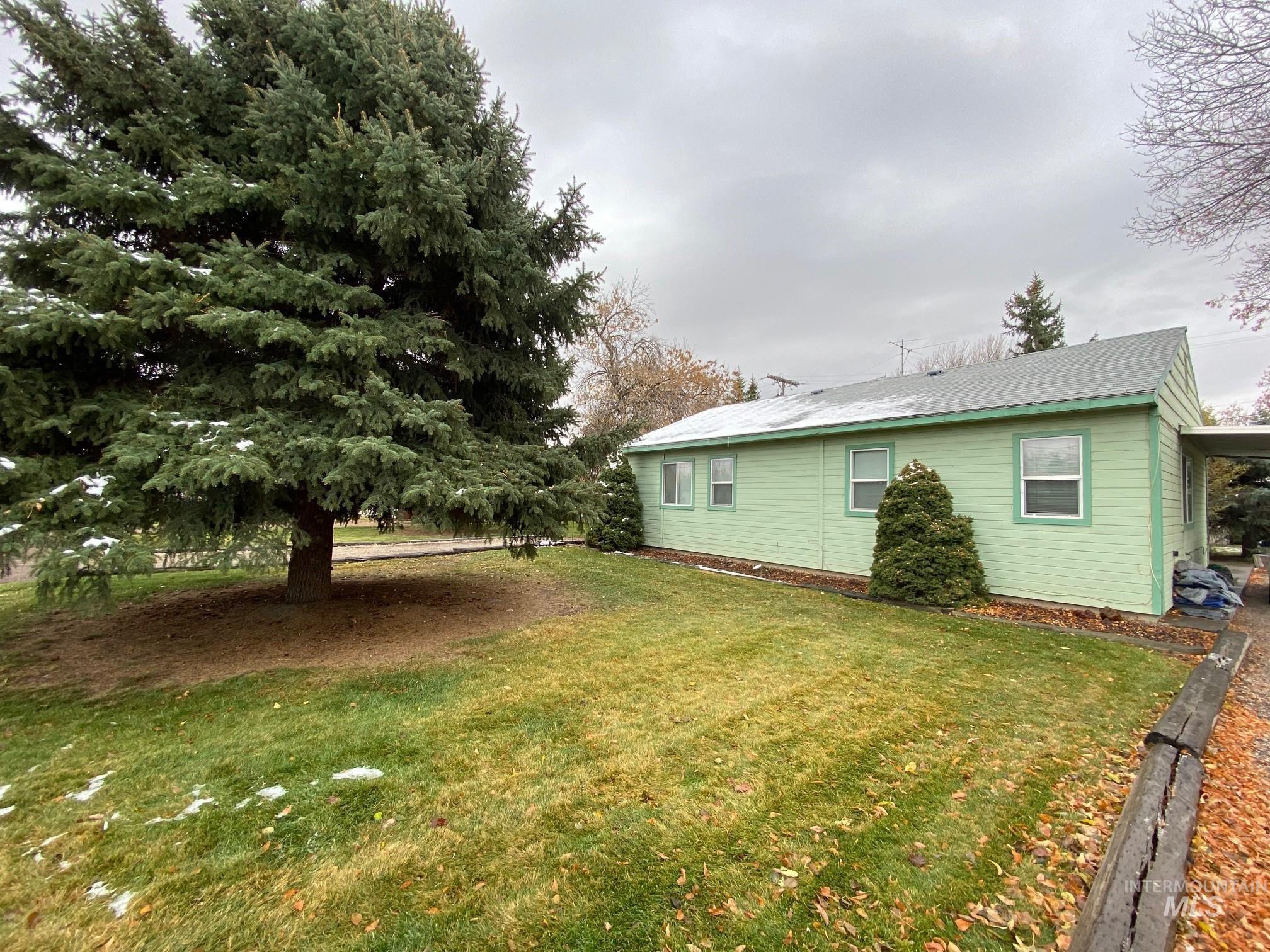 910 & 1015 E 9th S, Mountain Home, Idaho 83647, 2 Bedrooms, 1 Bathroom, Residential Income For Sale, Price $670,000,MLS 98967990