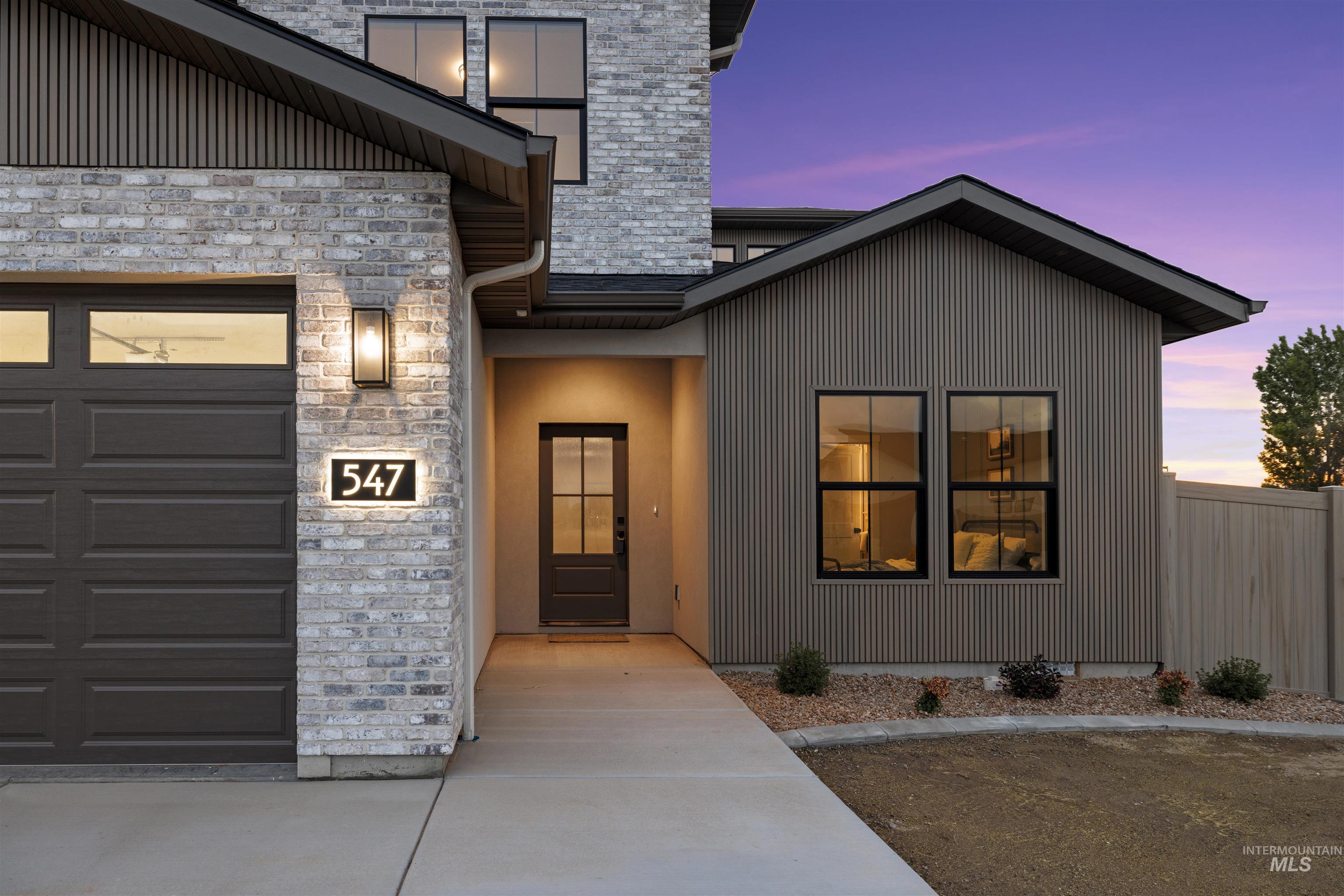 547 Canyon Falls Drive, Twin Falls, Idaho 83301, 4 Bedrooms, 3 Bathrooms, Residential For Sale, Price $579,999,MLS 98967993