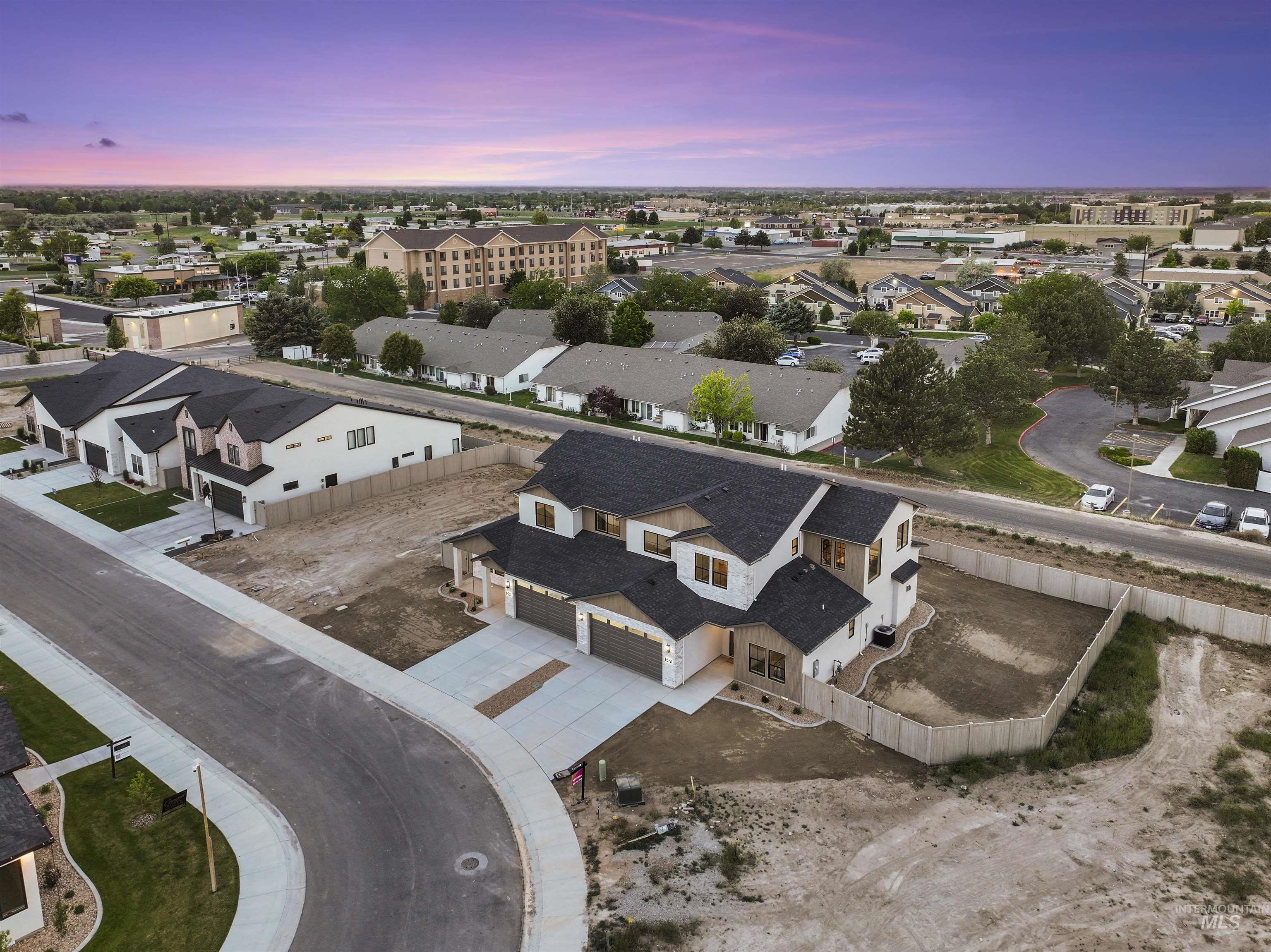 547 Canyon Falls Drive, Twin Falls, Idaho 83301, 4 Bedrooms, 3 Bathrooms, Residential For Sale, Price $579,999,MLS 98967993